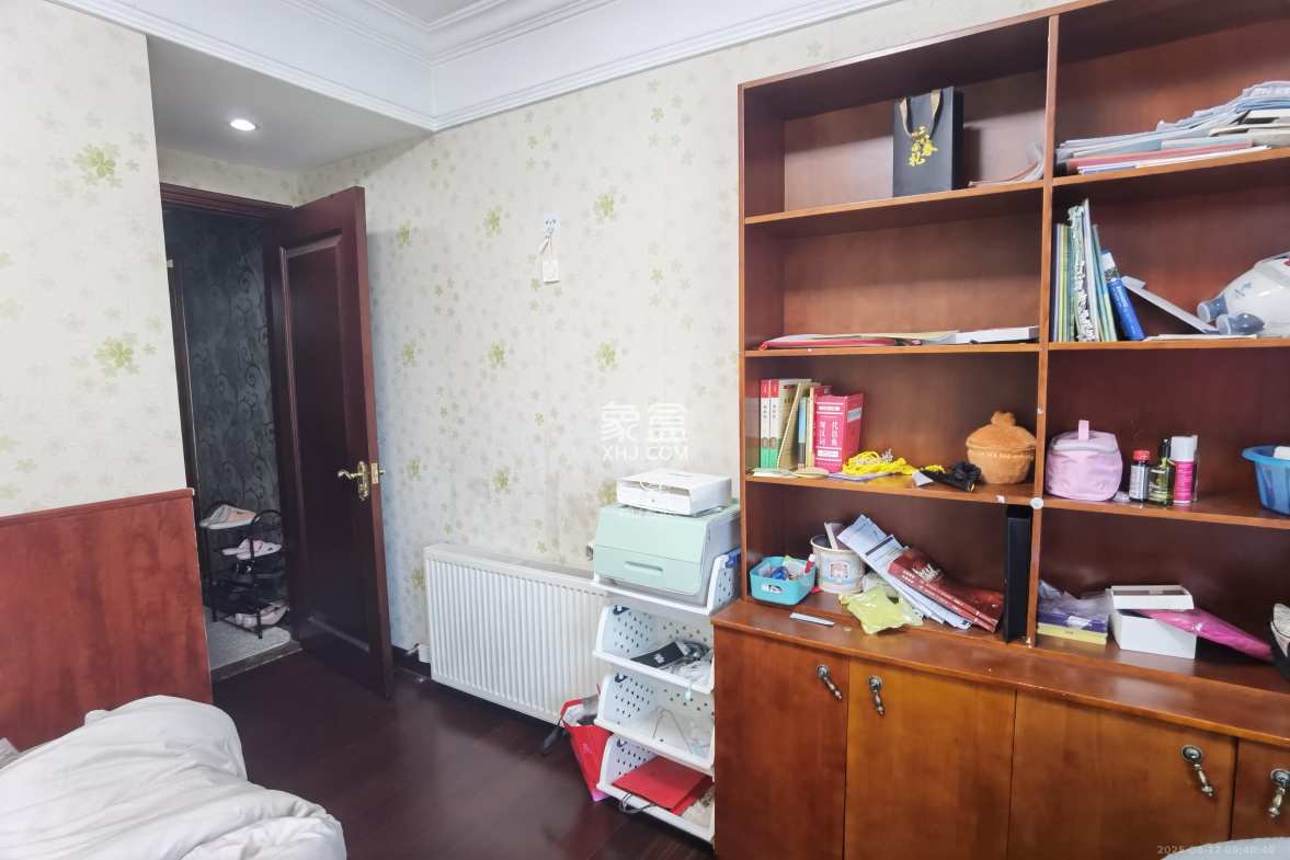 恒大华府  4室2厅2卫    4200.0元/月 恒大华府  4室2厅2卫    4200.0元/月室内图