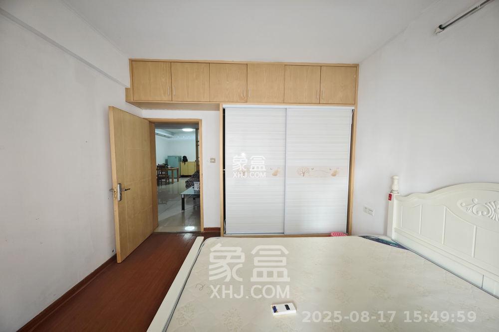 东方新世界  2室2厅1卫    2200.0元/月室内图
