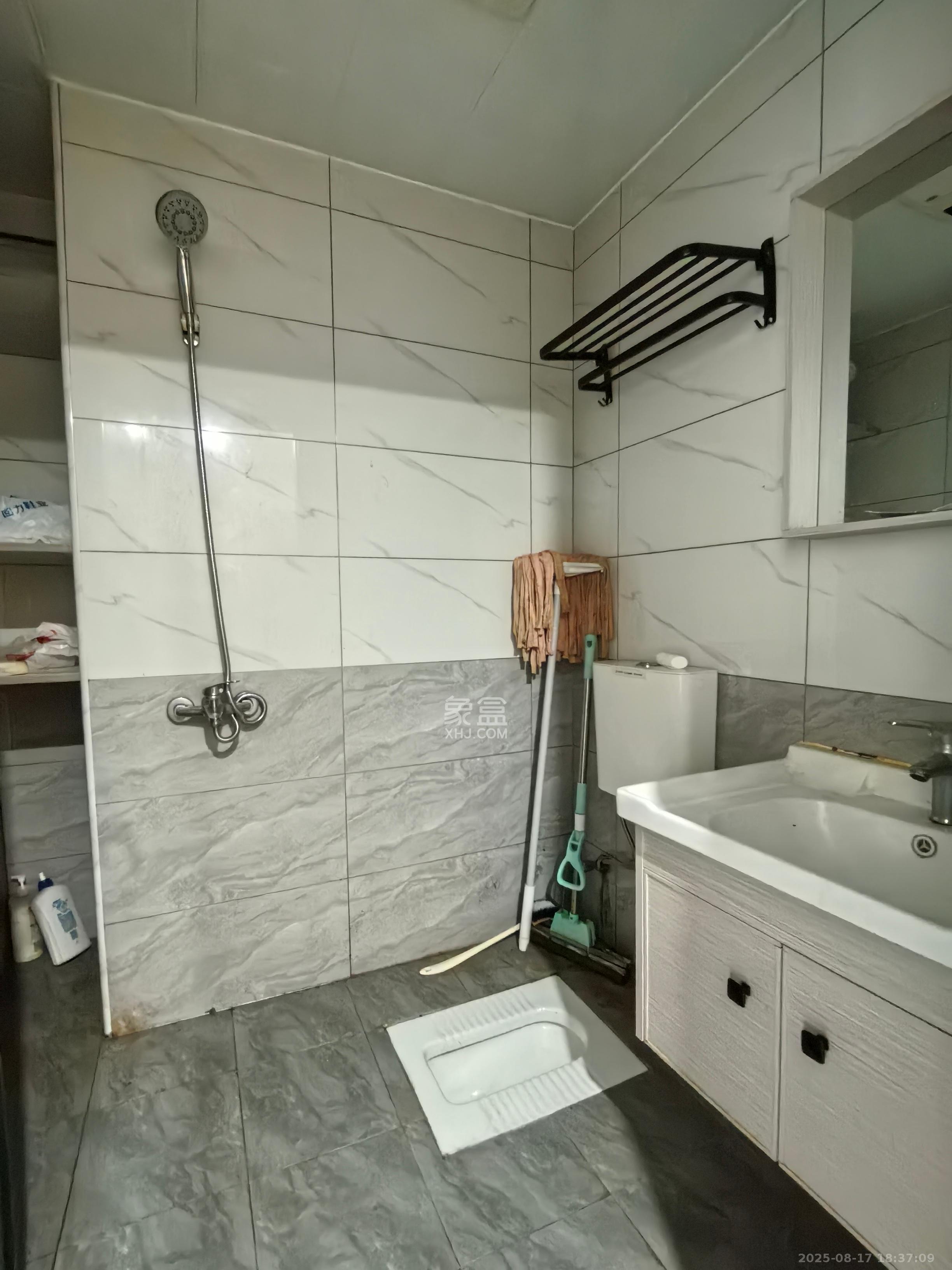 水渡河市场(海鲜市场) 1室1厅1卫 1100.0元/月 水渡河市场(海鲜市场) 1室1厅1卫 1100.0元/月室内图