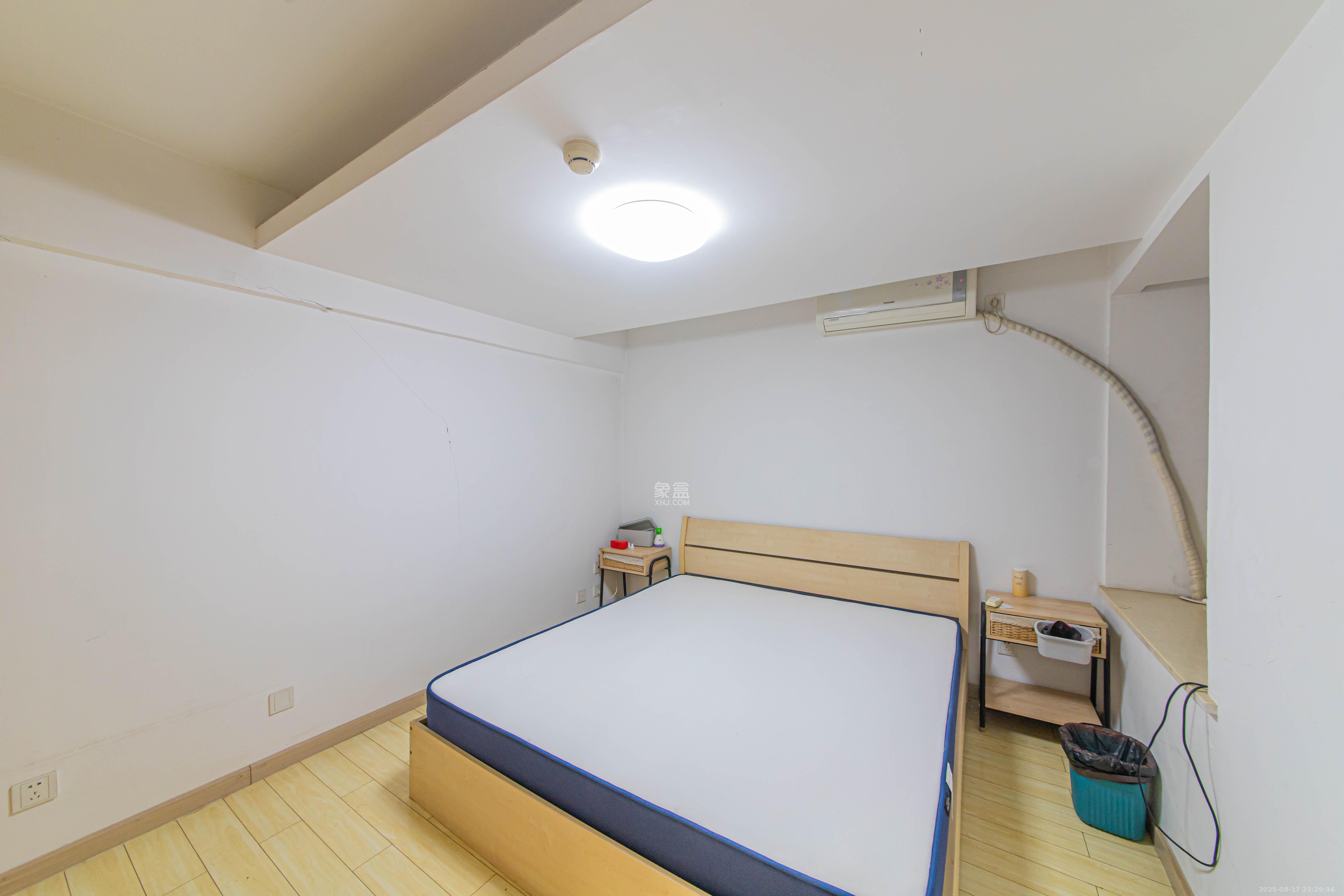 中信文化广场（中信新城二期）  2室2厅1卫    35.0万卧室