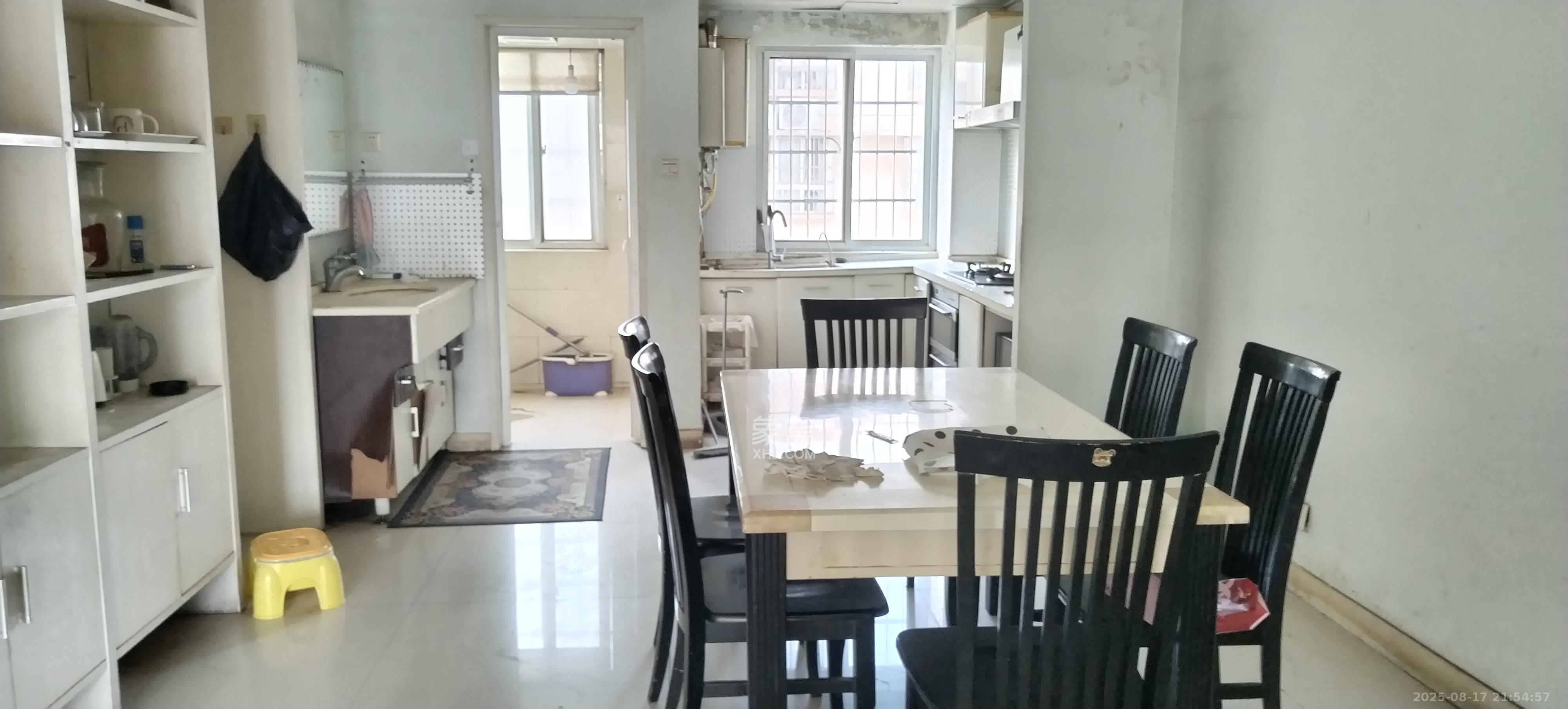 新点苑 4室2厅2卫 1800.0元/月 新点苑 4室2厅2卫 1800.0元/月室内图