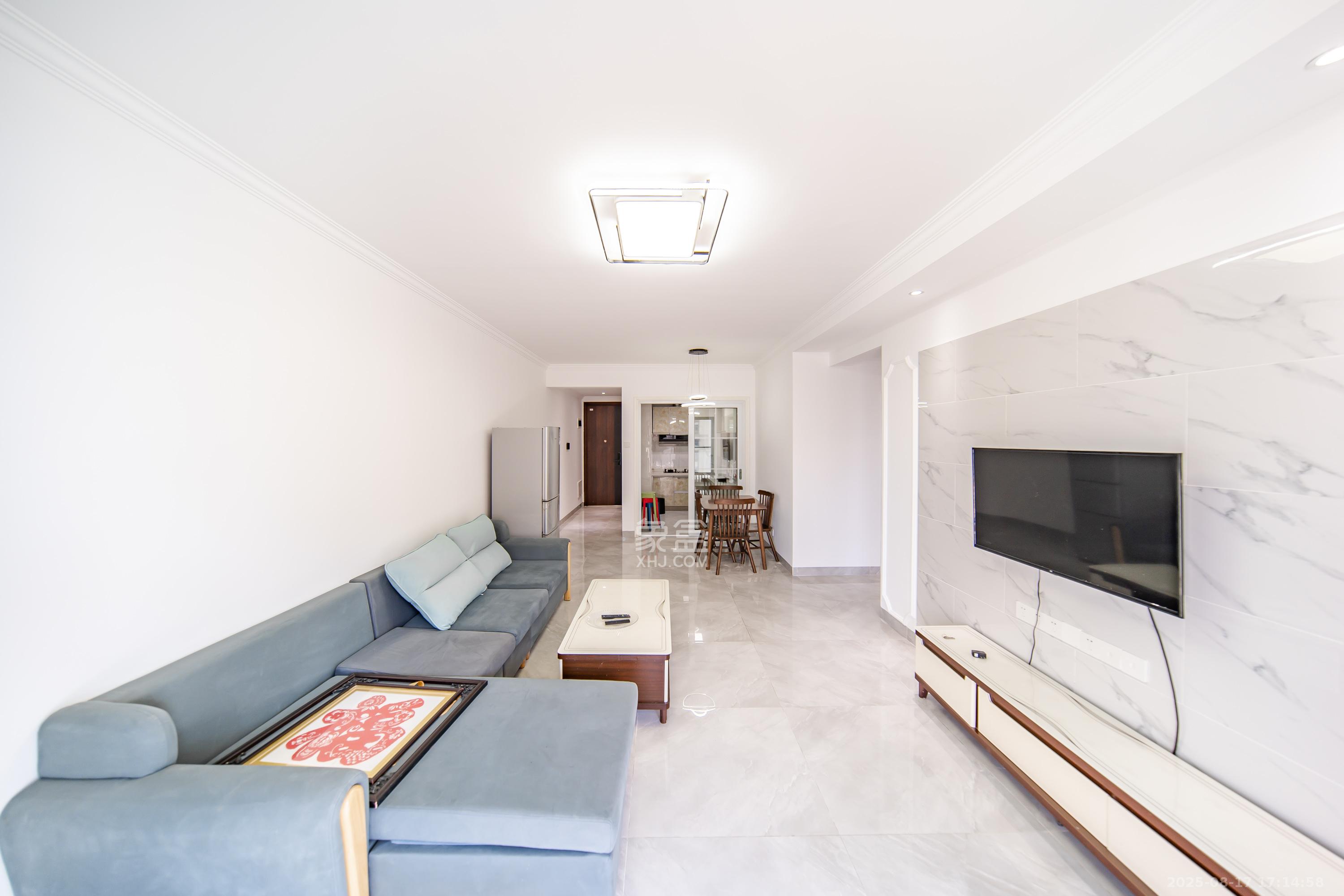 湘熙水郡(观澜海赋家园)  3室2厅2卫    133.0万 湘熙水郡(观澜海赋家园)  3室2厅2卫    133.0万客厅