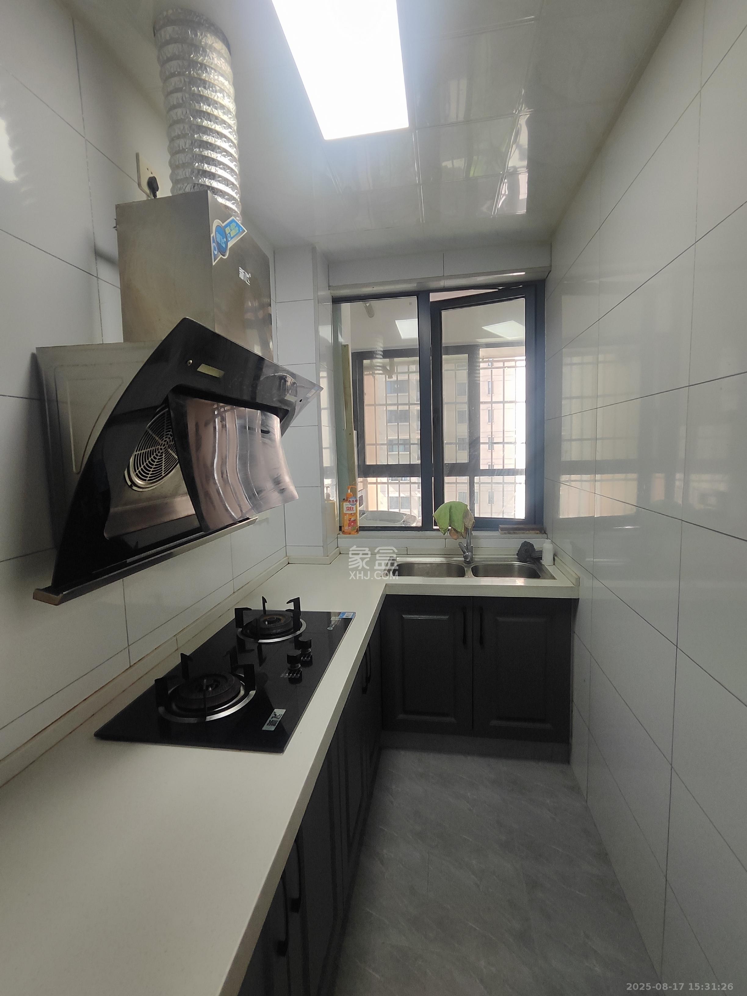 韭菜园嘉苑  2室1厅1卫    3300.0元/月 韭菜园嘉苑  2室1厅1卫    3300.0元/月室内图