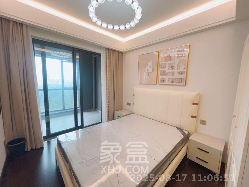 东原麓印长江B区  4室2厅2卫   5500.00元/月室内图