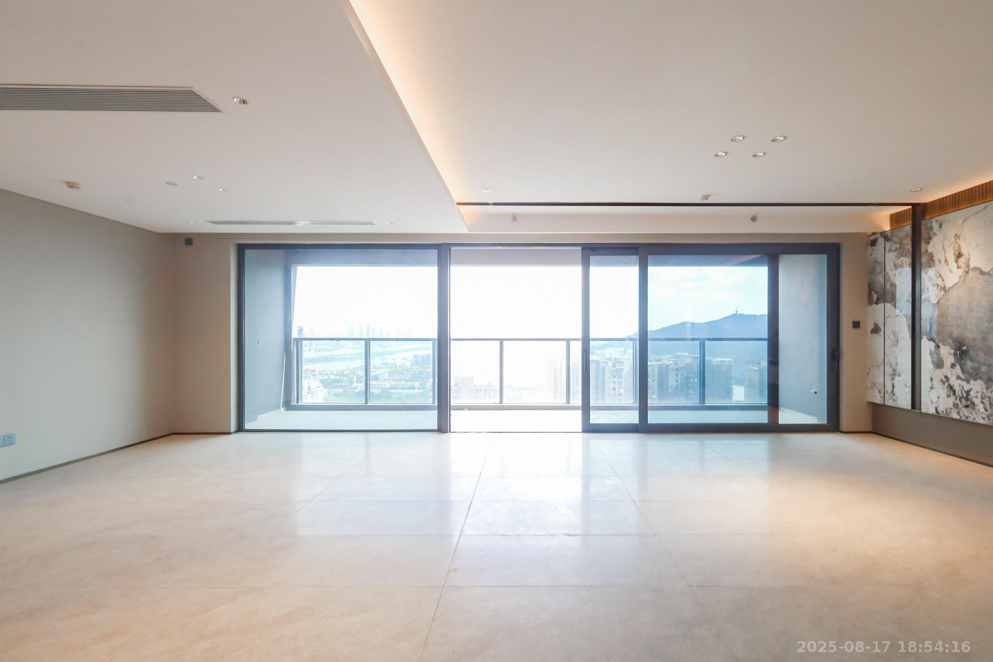 长沙悦府(华润万象城)  4室2厅2卫    649.8万 长沙悦府(华润万象城)  4室2厅2卫    649.8万