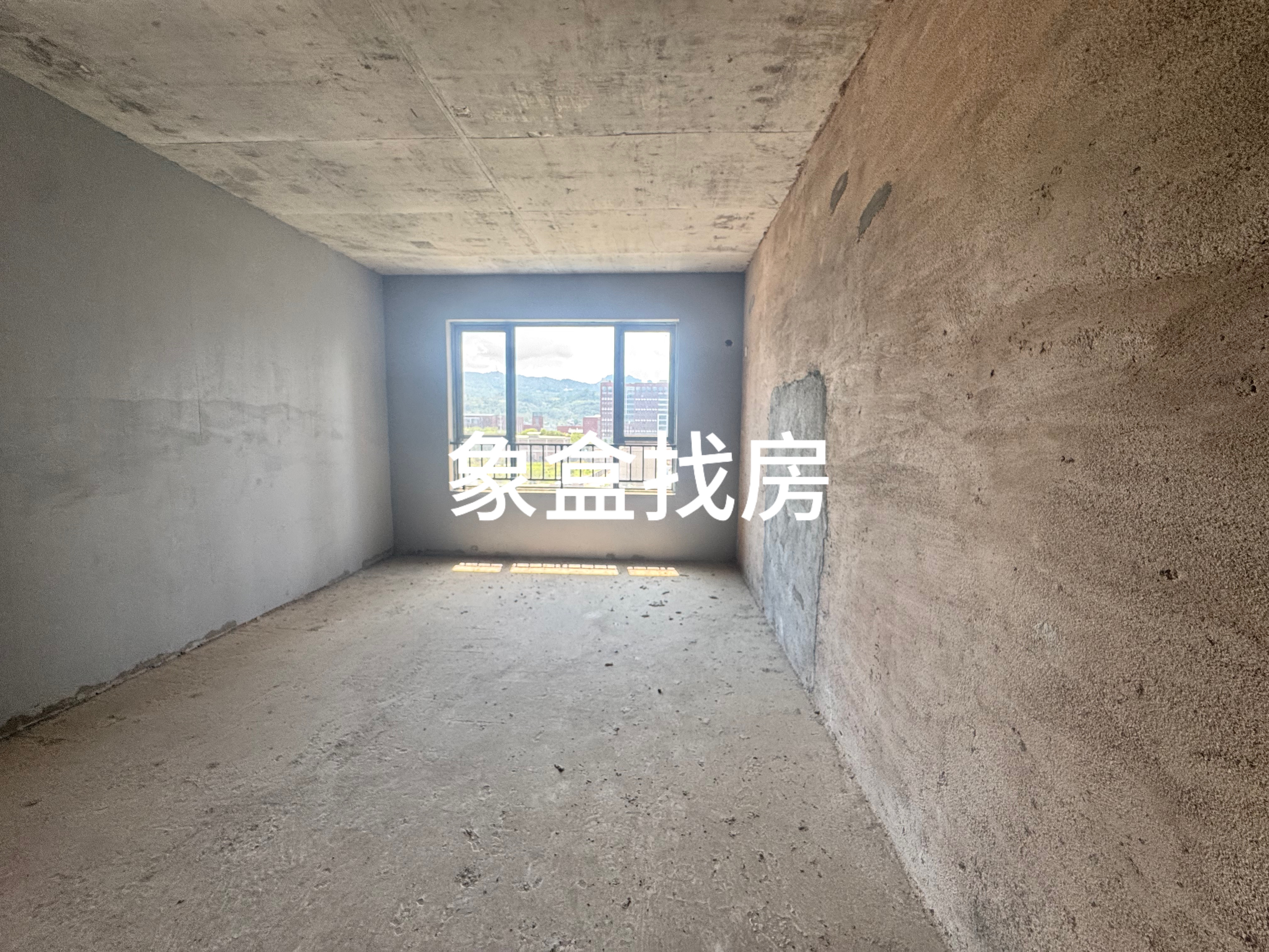 昊天珑璟湾  3室2厅2卫   89.80万客厅