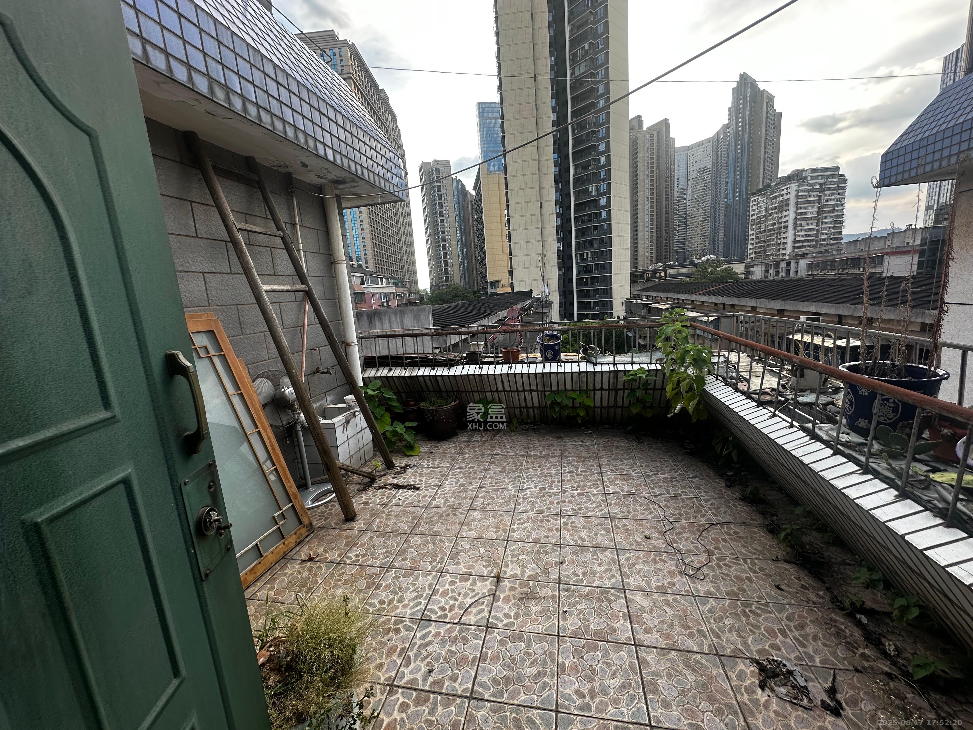 南建公寓 5室2厅2卫 3000.0元/月 南建公寓 5室2厅2卫 3000.0元/月室内图