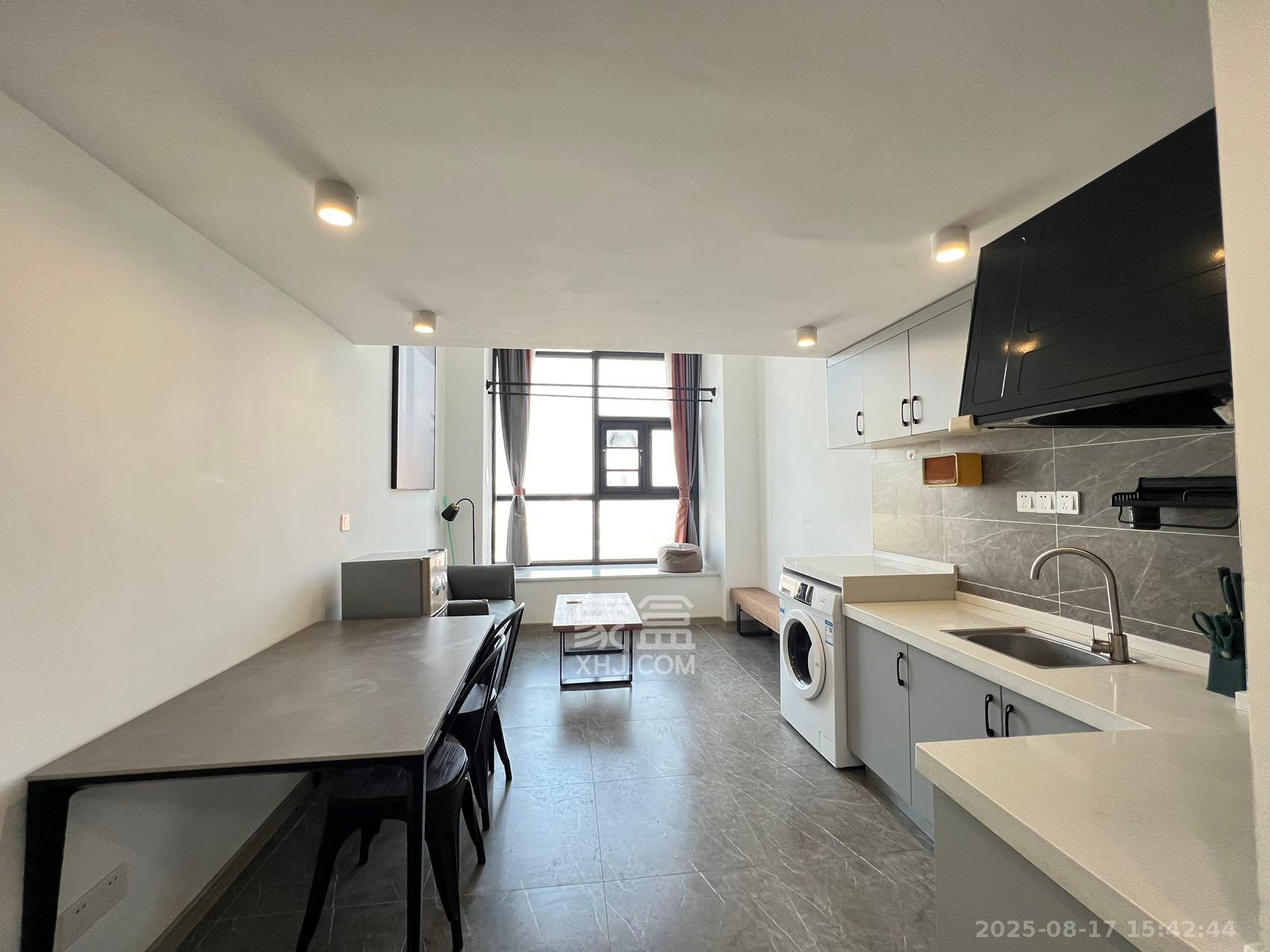 弘坤云寓 1室1厅1卫 2300.0元/月 弘坤云寓 1室1厅1卫 2300.0元/月室内图