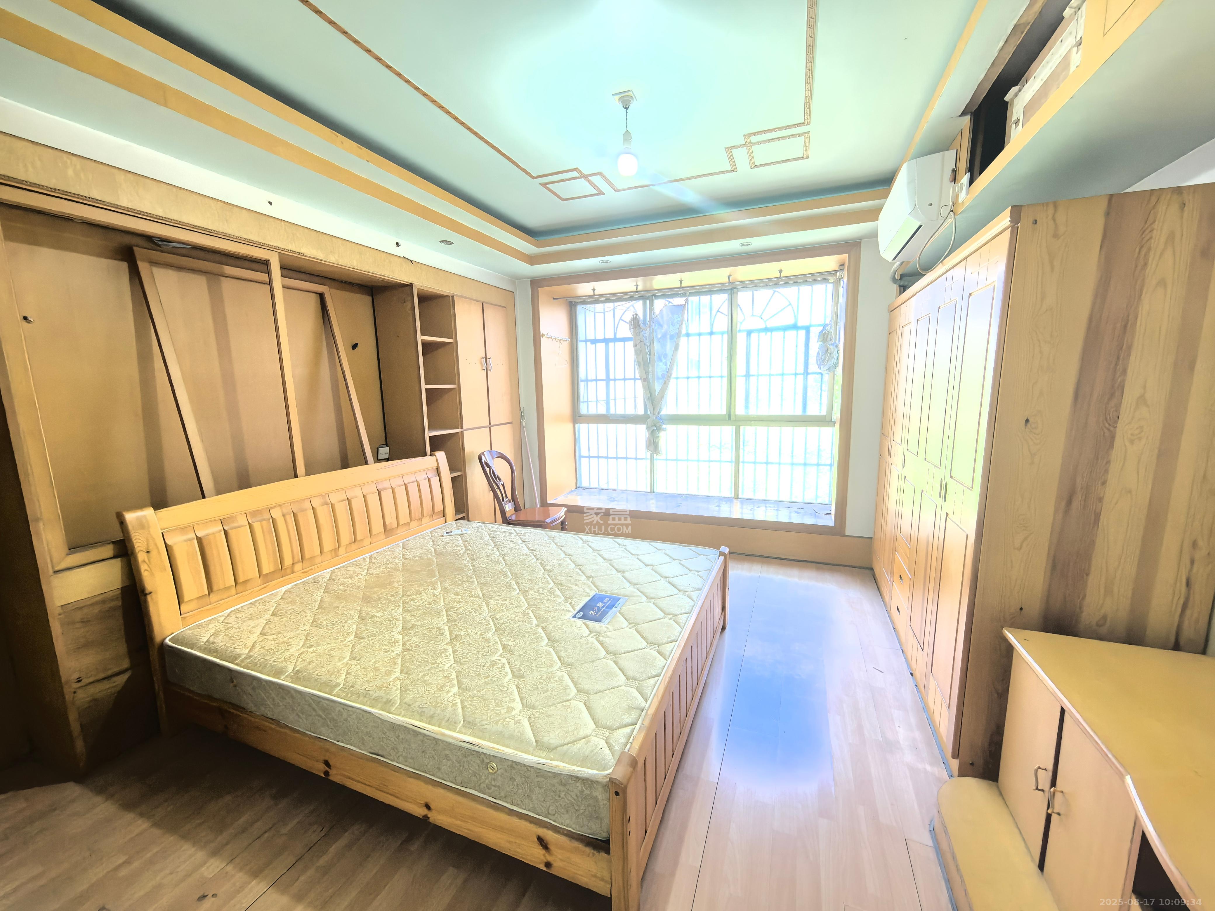 雄海花园 3室2厅2卫 2600.0元/月 雄海花园 3室2厅2卫 2600.0元/月室内图