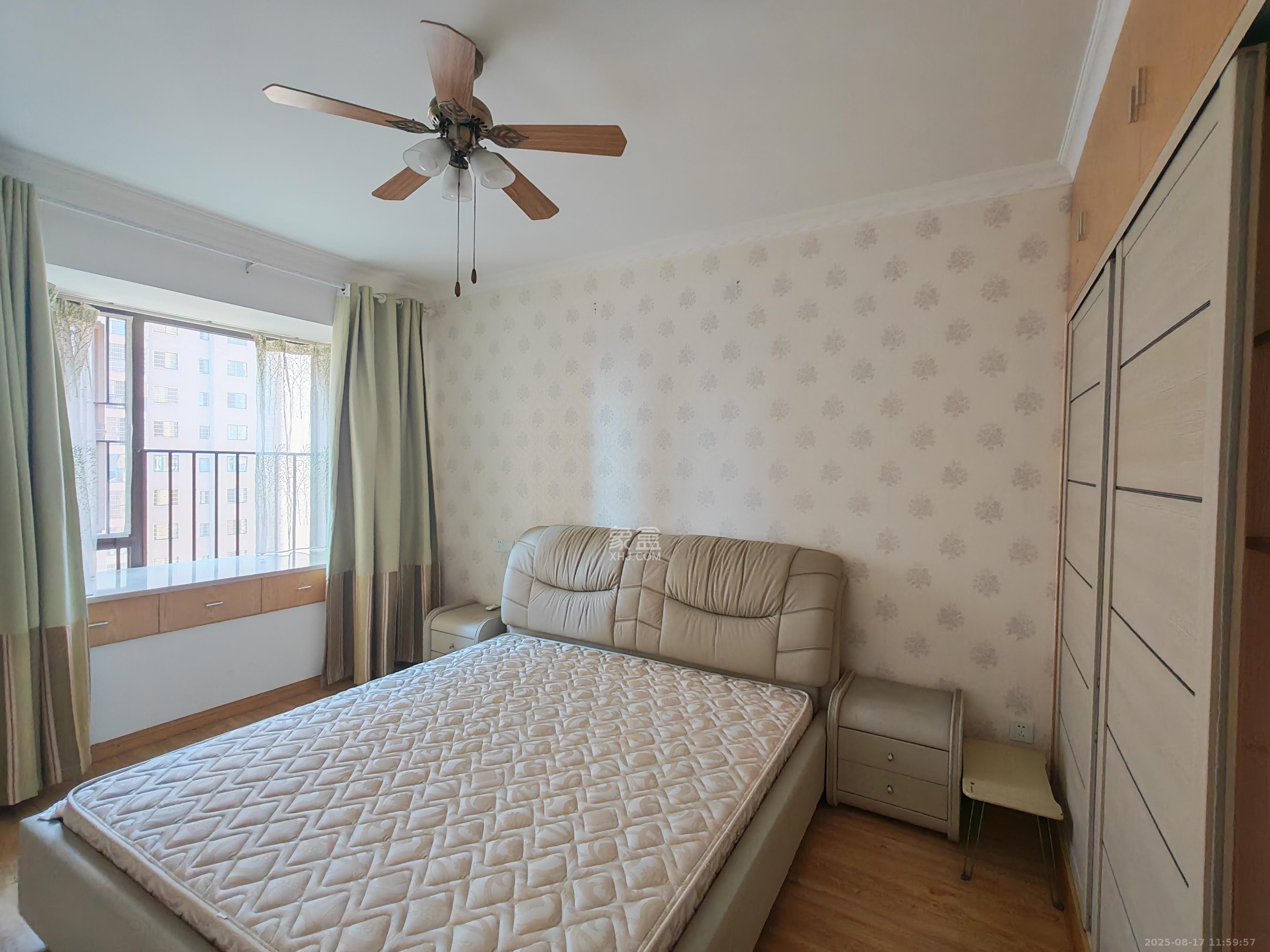 华润凤凰城三期  3室2厅2卫    3000.0元/月 华润凤凰城三期  3室2厅2卫    3000.0元/月室内图