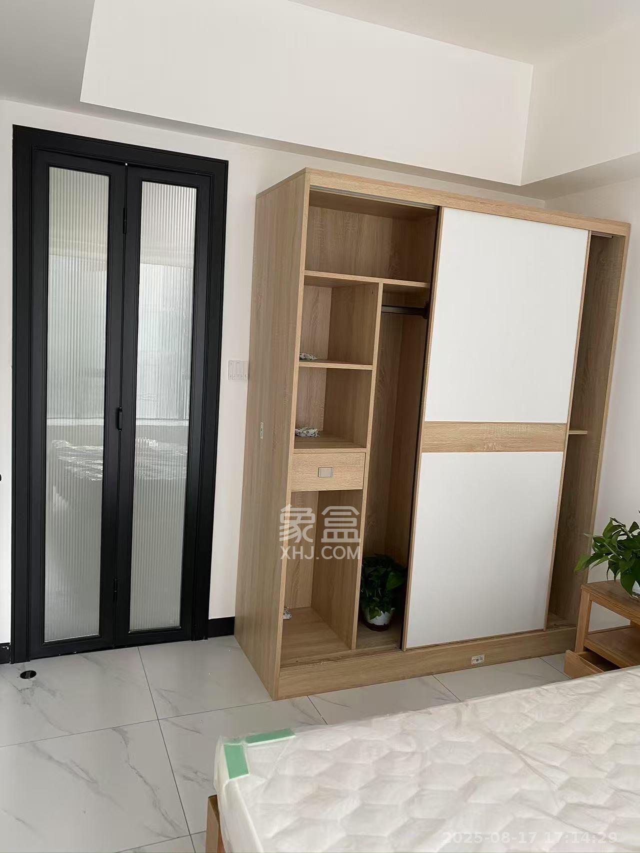 复地星光天地 1室0厅0卫 2400.0元/月 复地星光天地 1室0厅0卫 2400.0元/月室内图