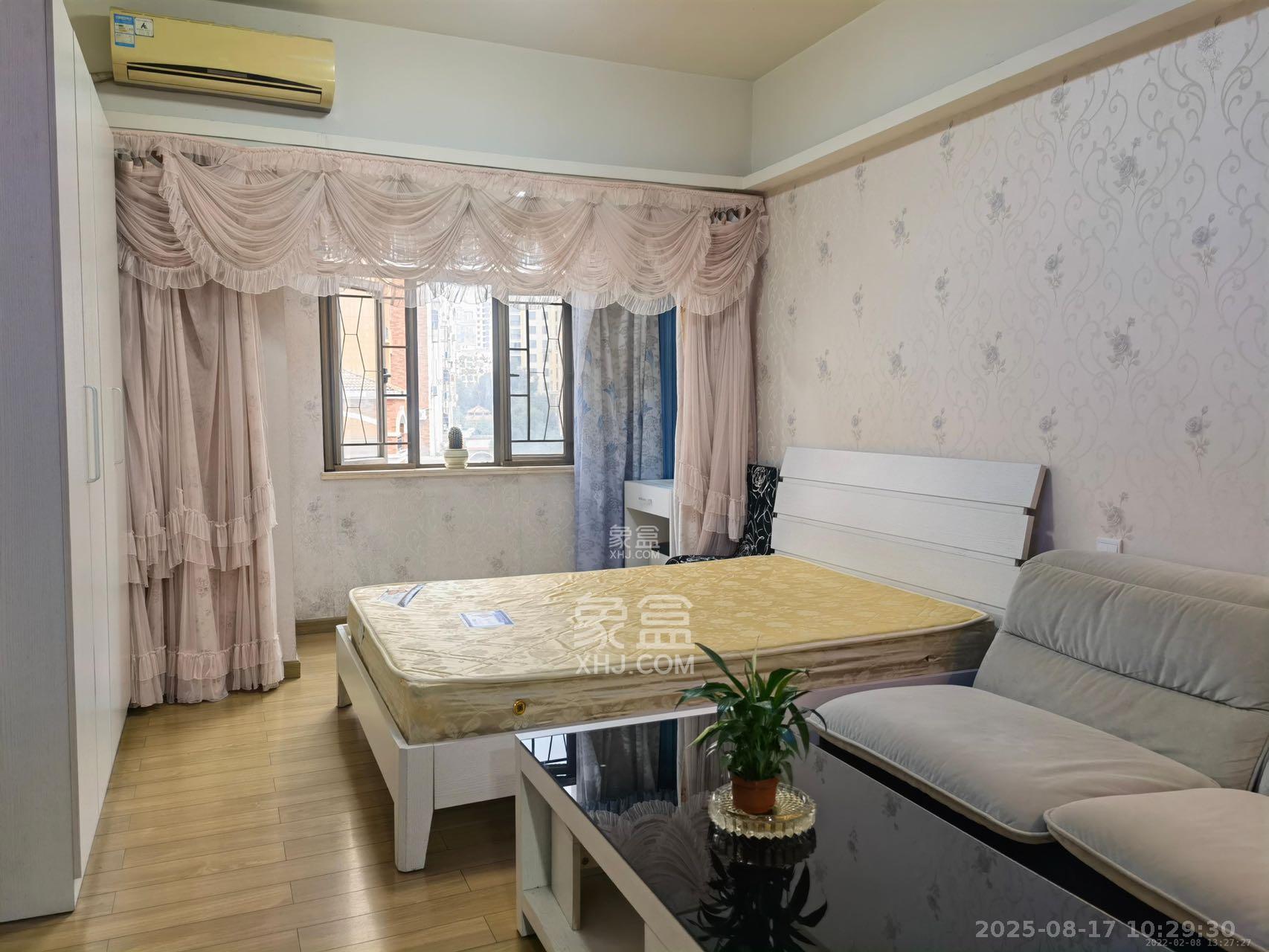 米兰春天  1室1厅1卫    1100.0元/月 米兰春天  1室1厅1卫    1100.0元/月