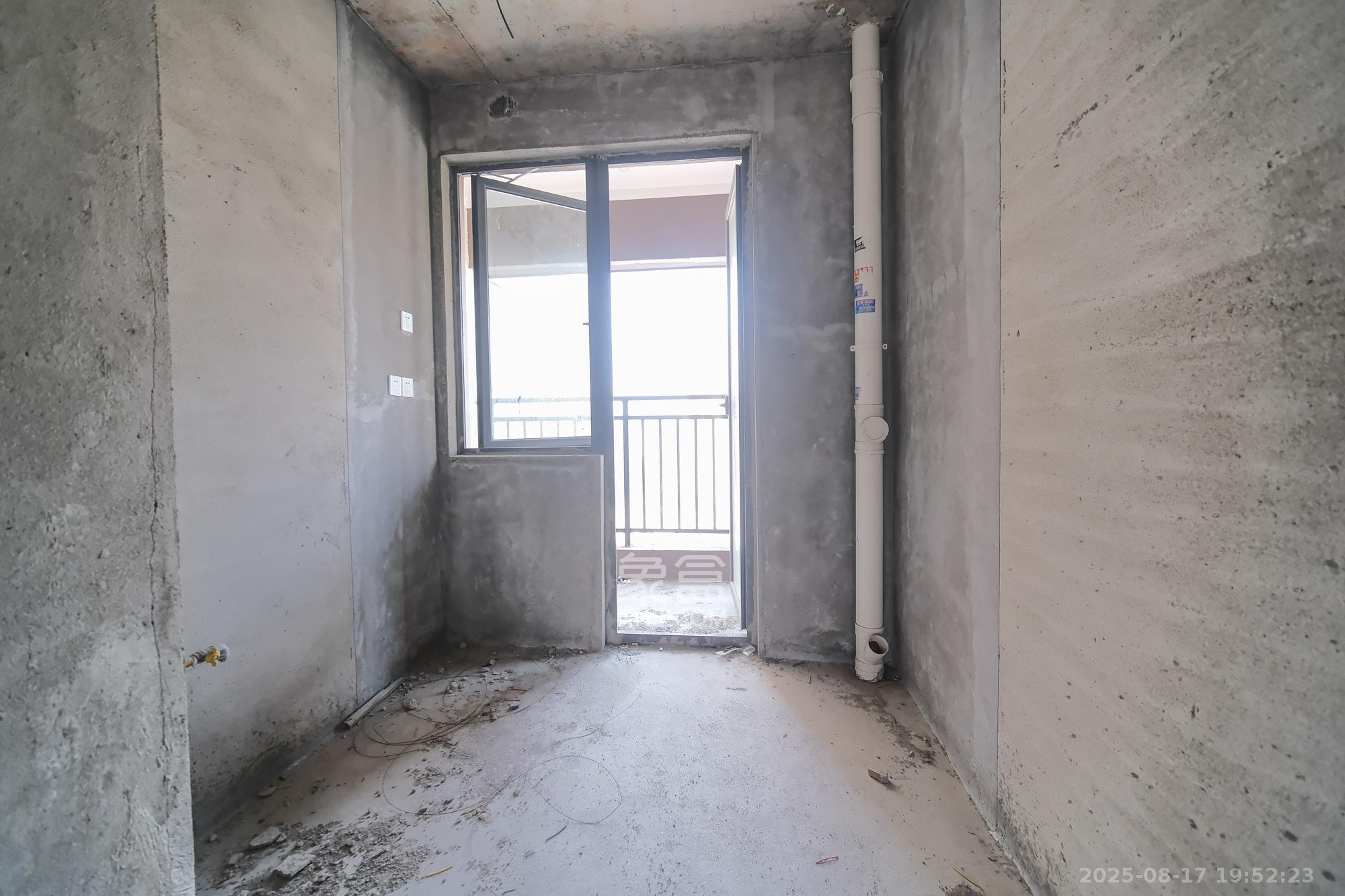 荣盛城 4室2厅2卫 85.8万 荣盛城 4室2厅2卫 85.8万厨房