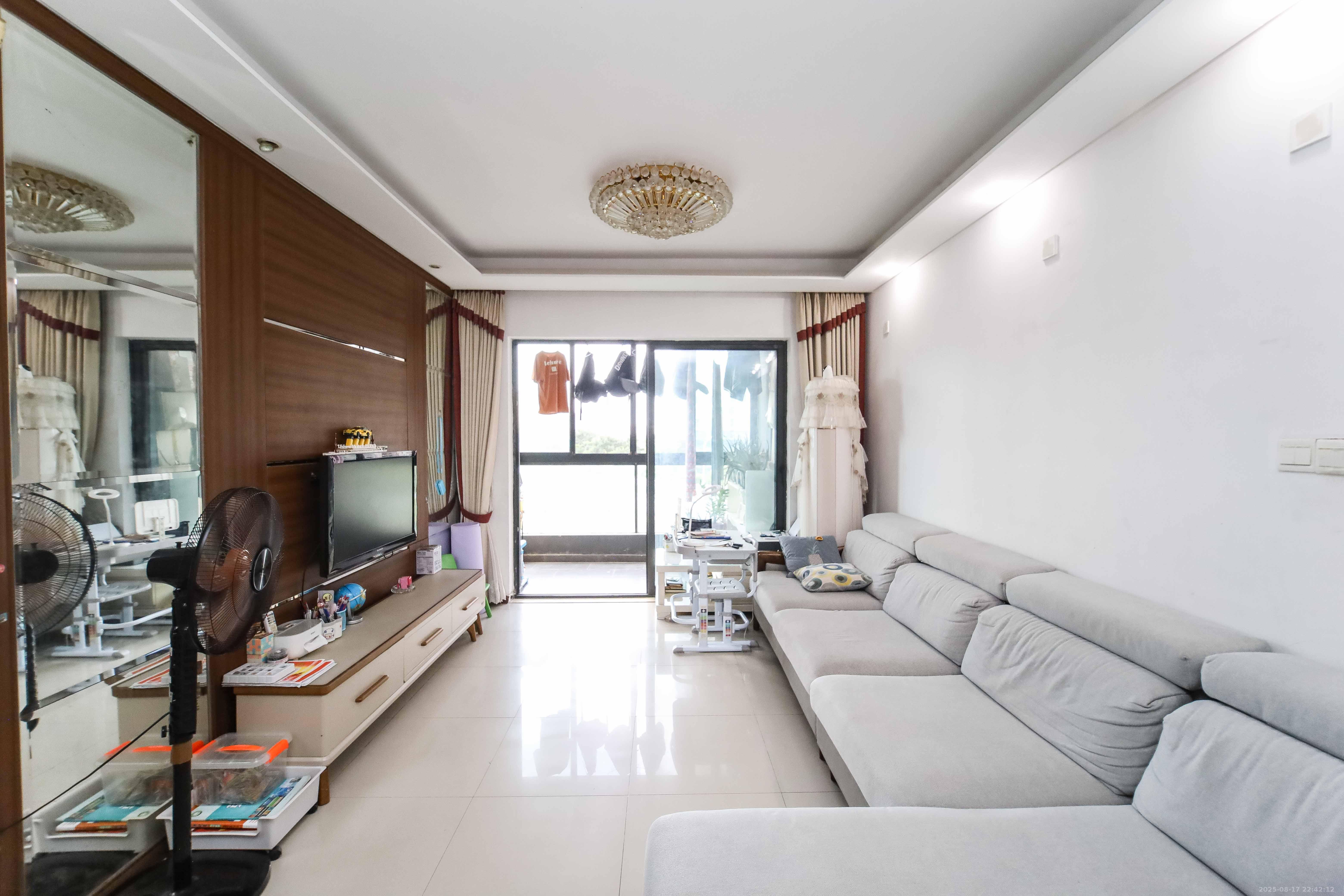 万科金域蓝湾  3室2厅1卫    85.0万 万科金域蓝湾  3室2厅1卫    85.0万客厅