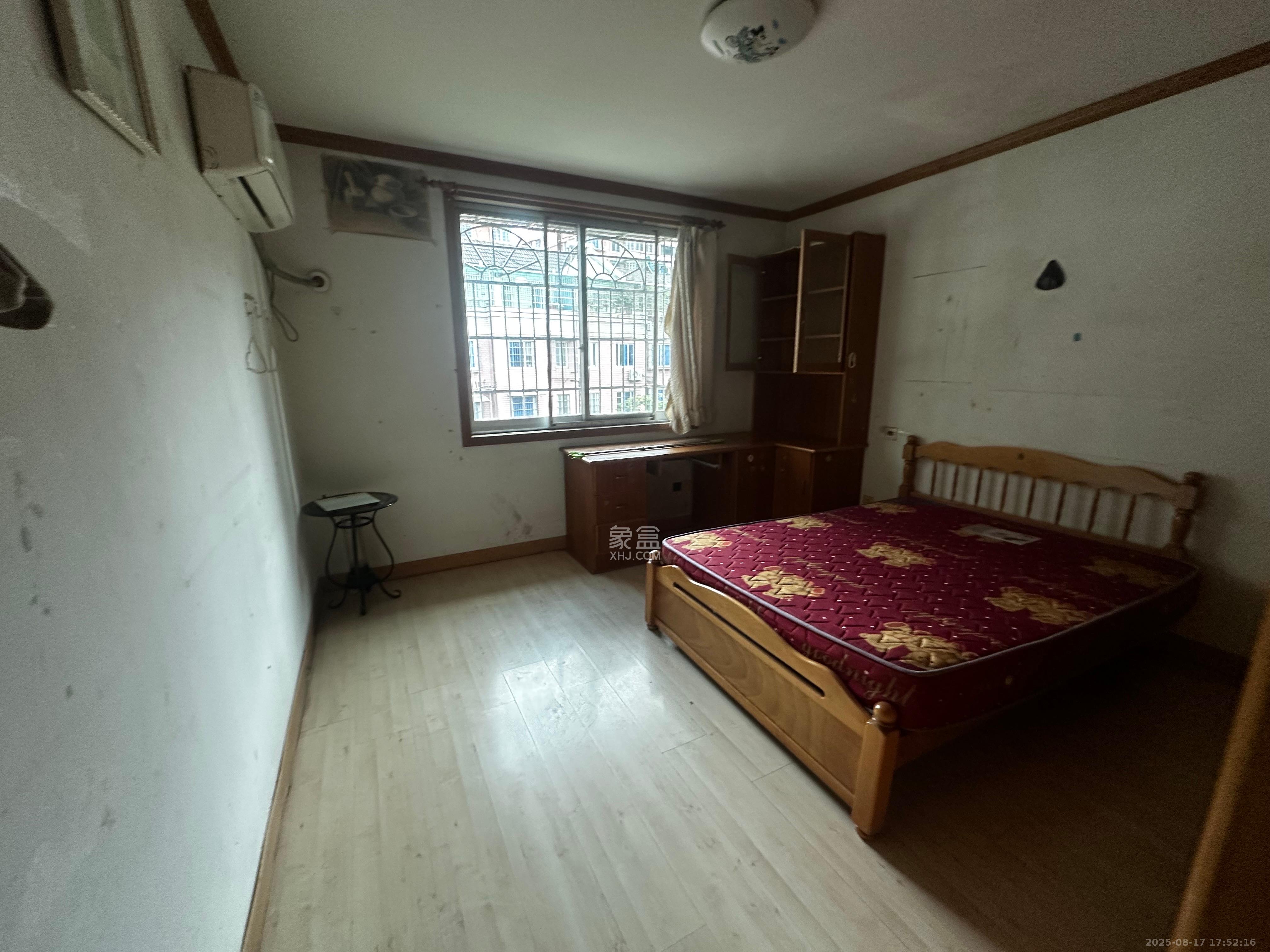 南建公寓 5室2厅2卫 3000.0元/月 南建公寓 5室2厅2卫 3000.0元/月室内图