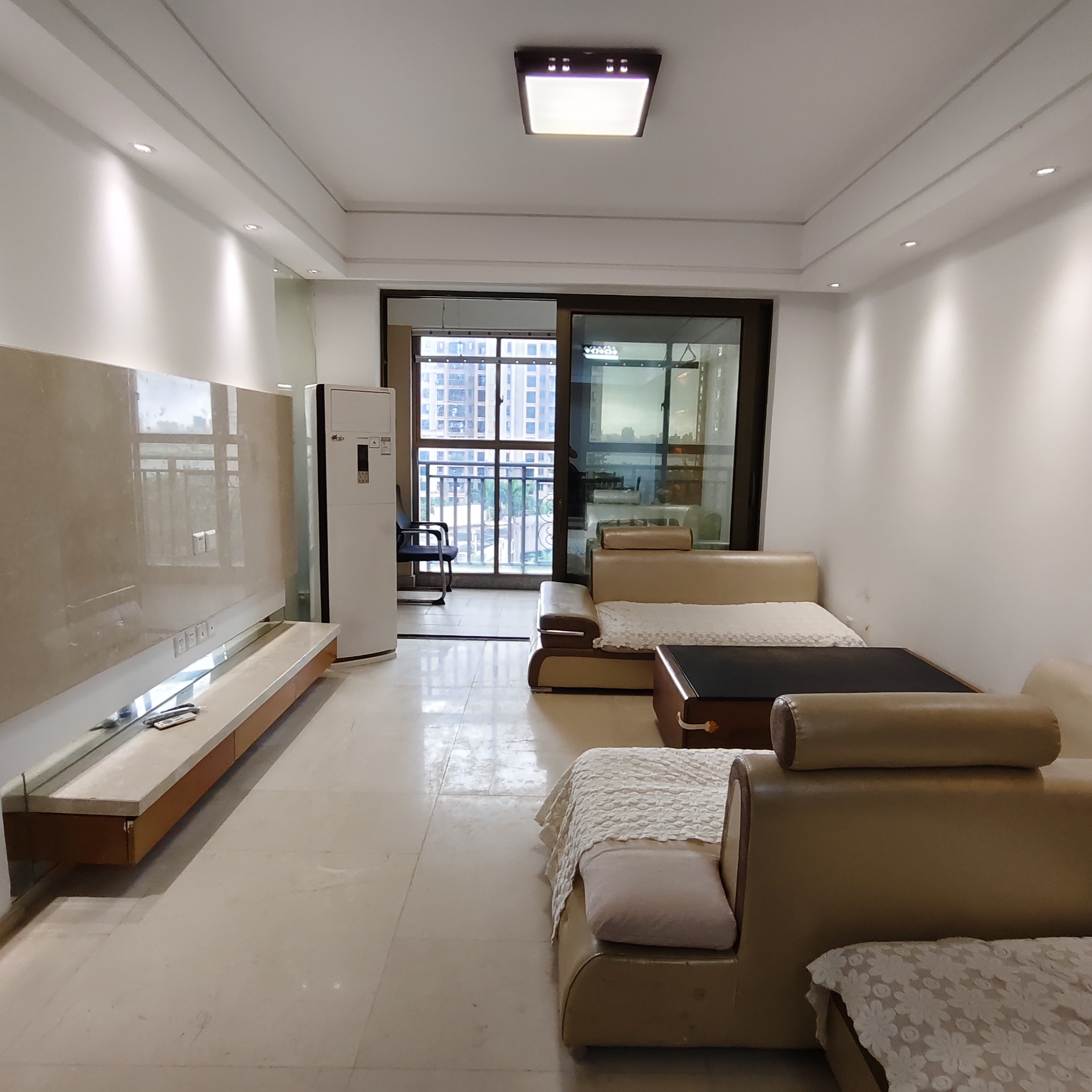 天鹅湾 2室1厅1卫 2300.0元/月 天鹅湾 2室1厅1卫 2300.0元/月室内图