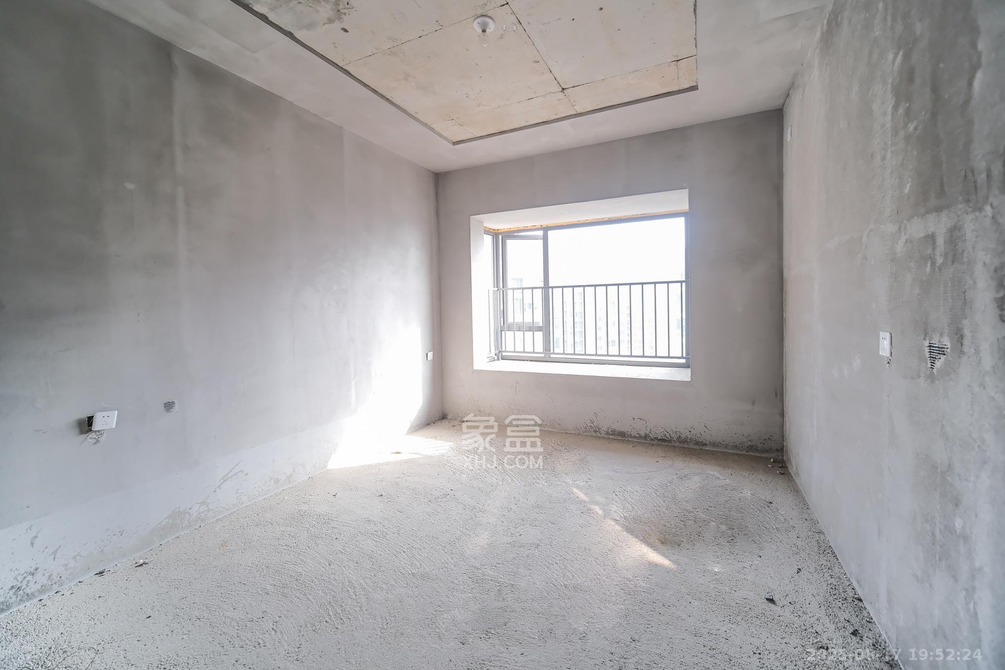 荣盛城 4室2厅2卫 85.8万 荣盛城 4室2厅2卫 85.8万卧室