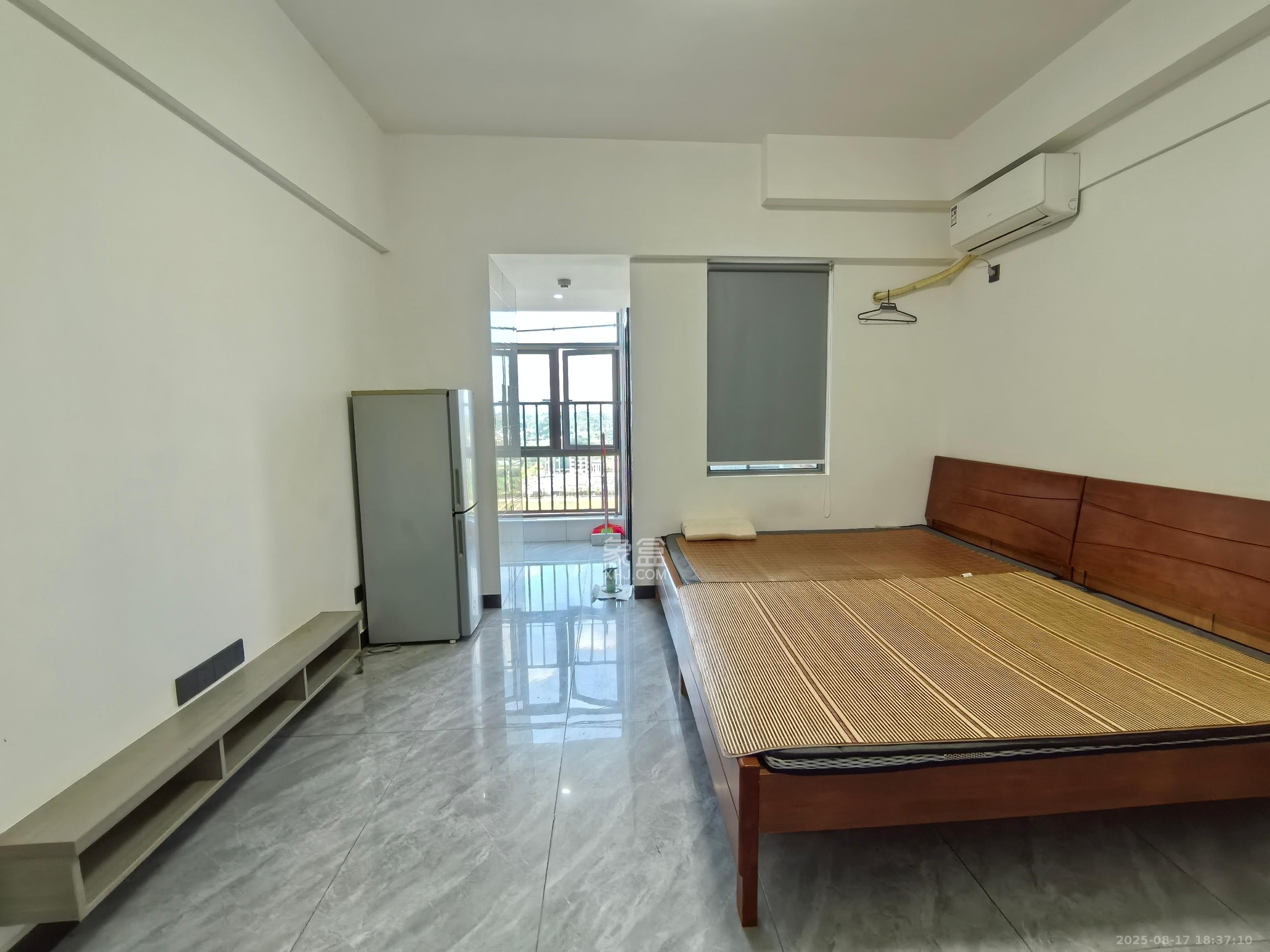 水渡河市场(海鲜市场) 1室1厅1卫 1100.0元/月 水渡河市场(海鲜市场) 1室1厅1卫 1100.0元/月室内图