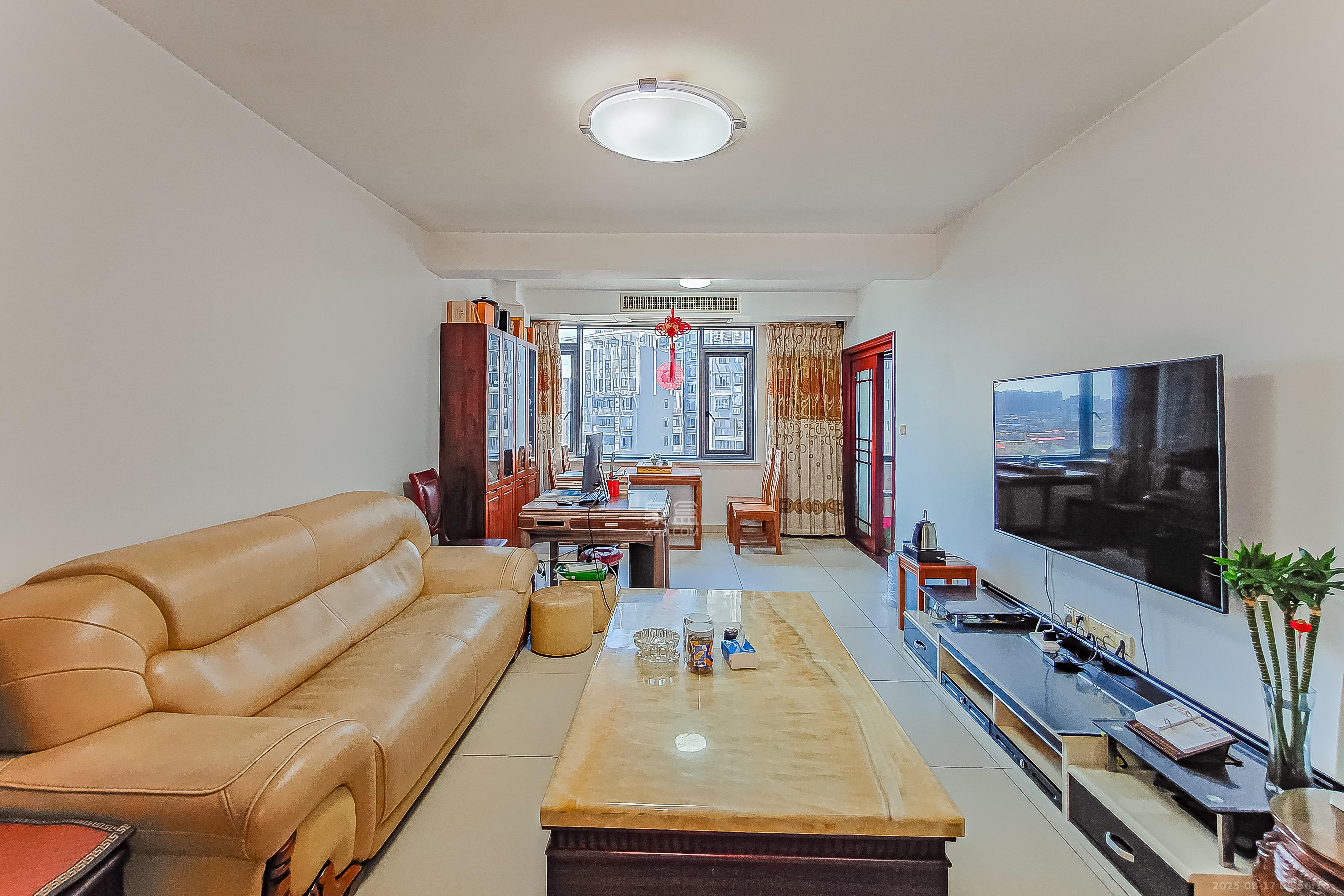 书院观邸  3室2厅2卫    170.0万 书院观邸  3室2厅2卫    170.0万客厅