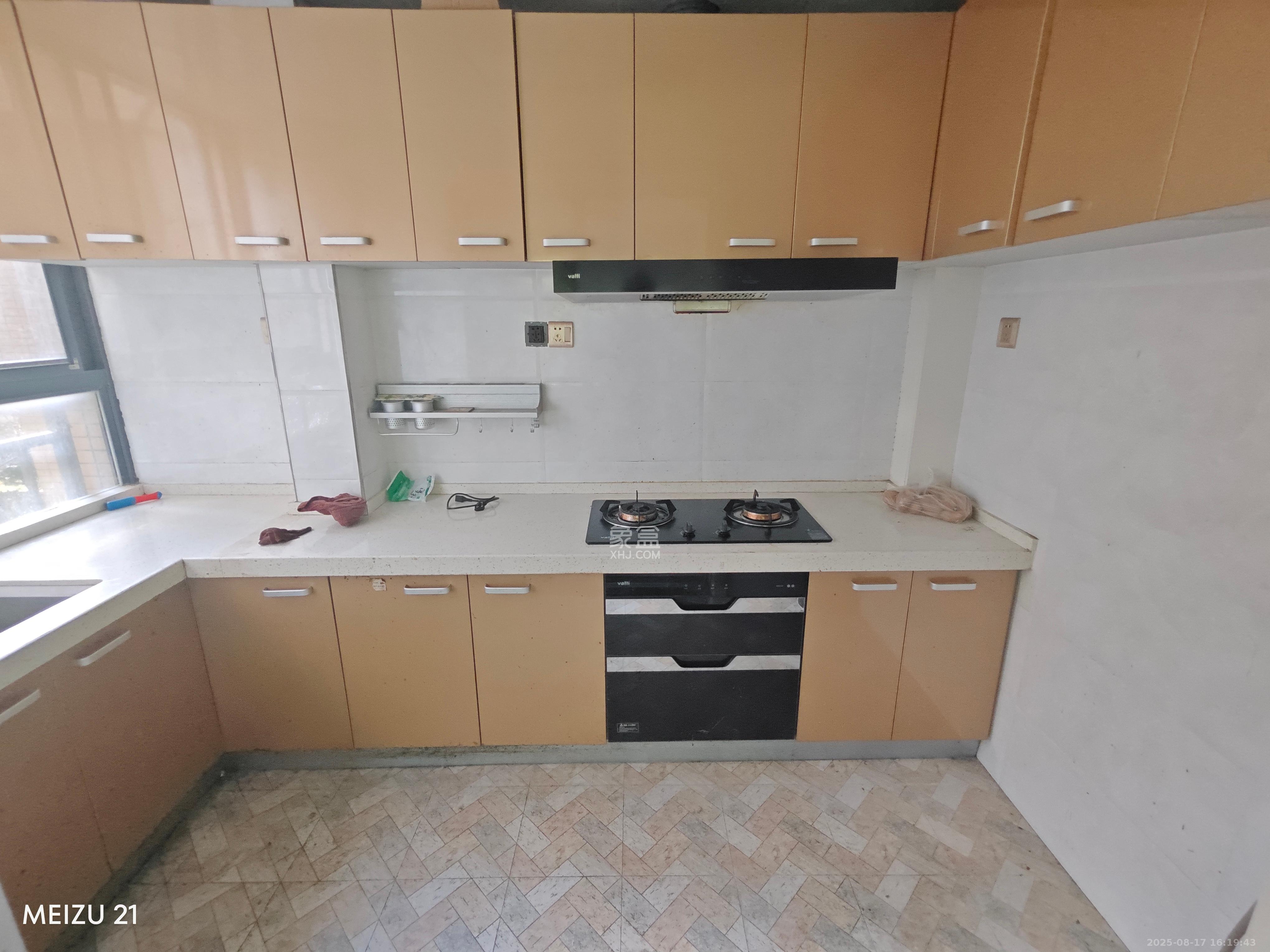 英祥春天 3室2厅1卫 2350.0元/月 英祥春天 3室2厅1卫 2350.0元/月室内图