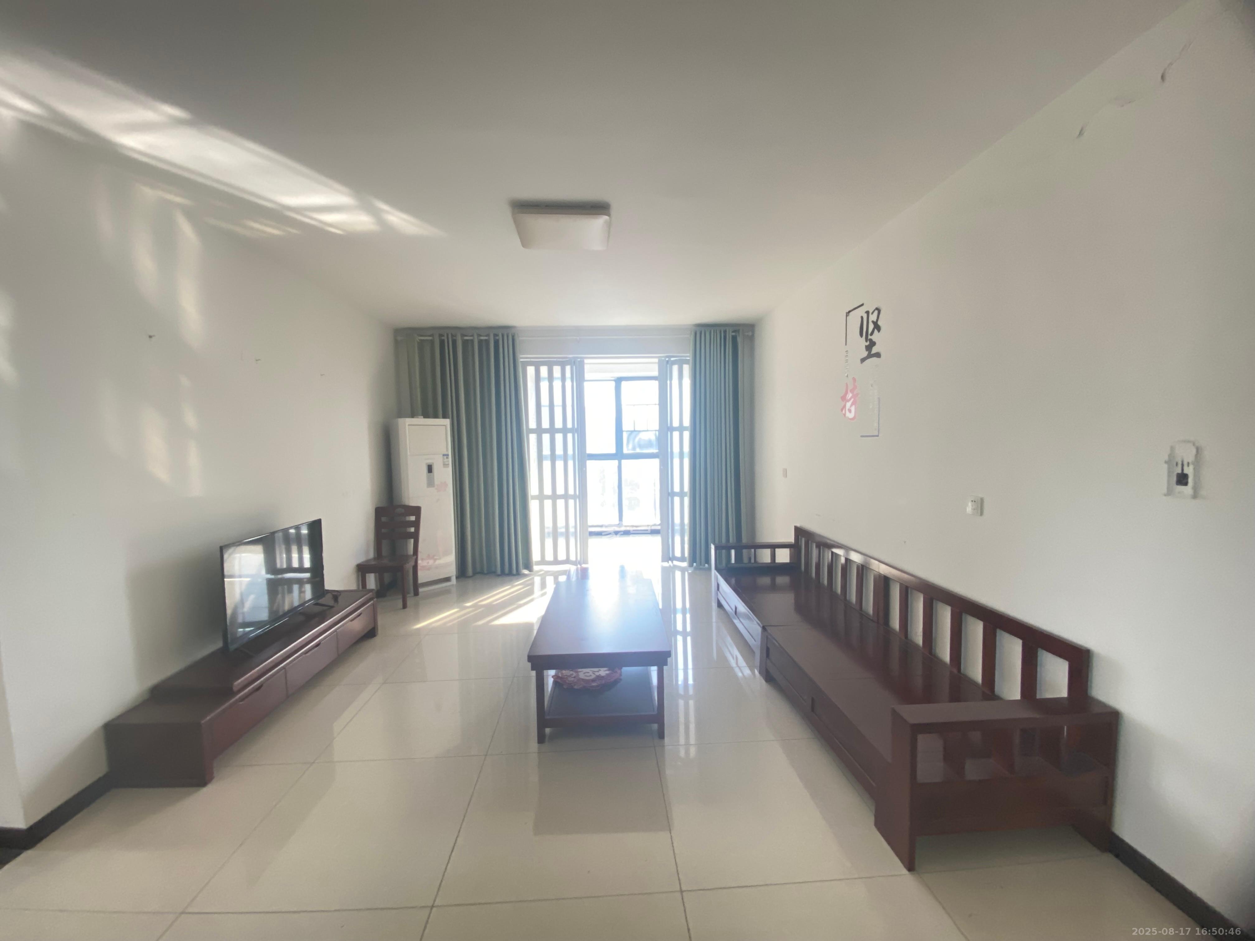 极目楚天  4室2厅2卫    2800.0元/月 极目楚天  4室2厅2卫    2800.0元/月