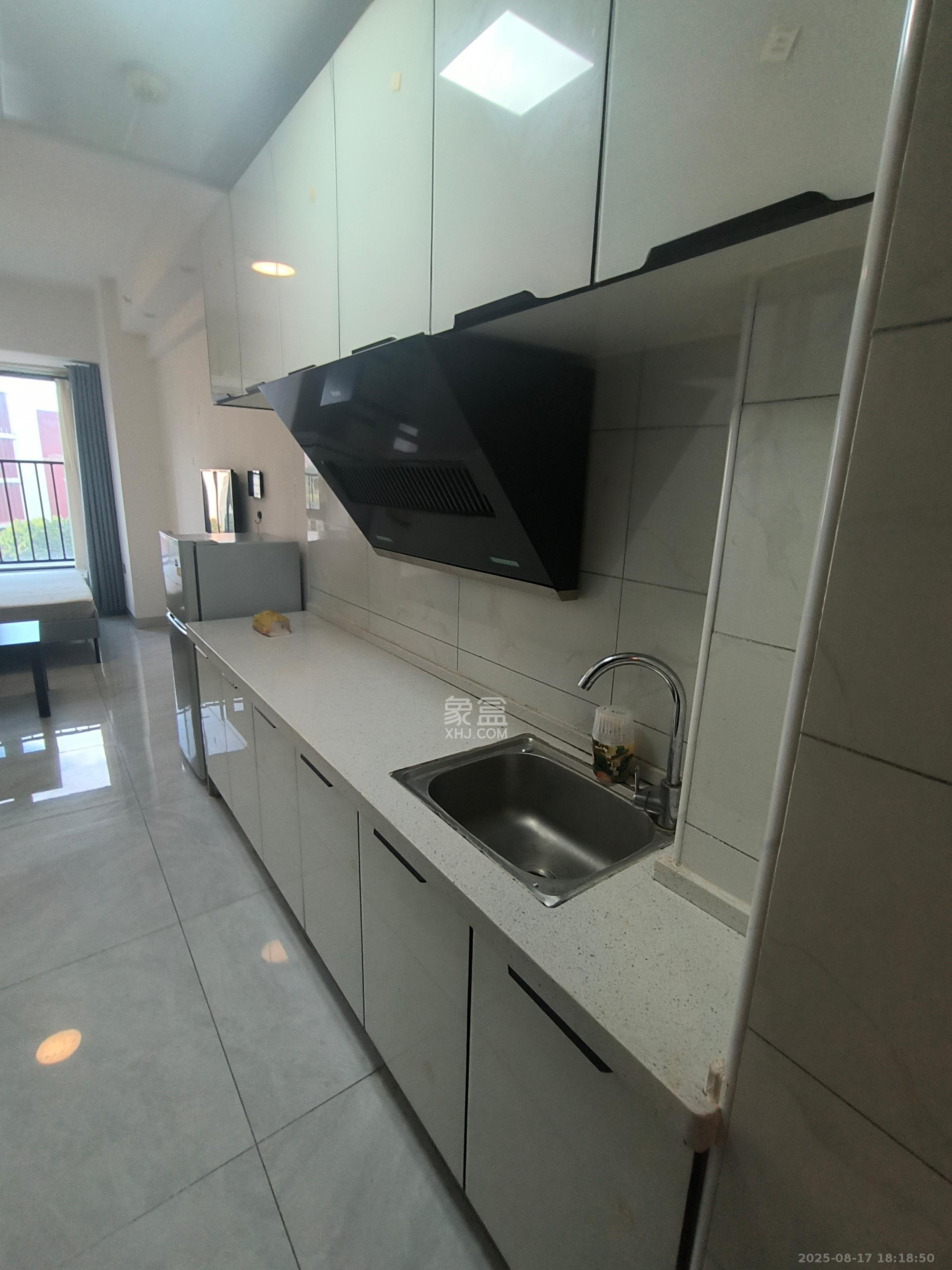 复地星光天地 1室0厅0卫 1800.0元/月 复地星光天地 1室0厅0卫 1800.0元/月室内图