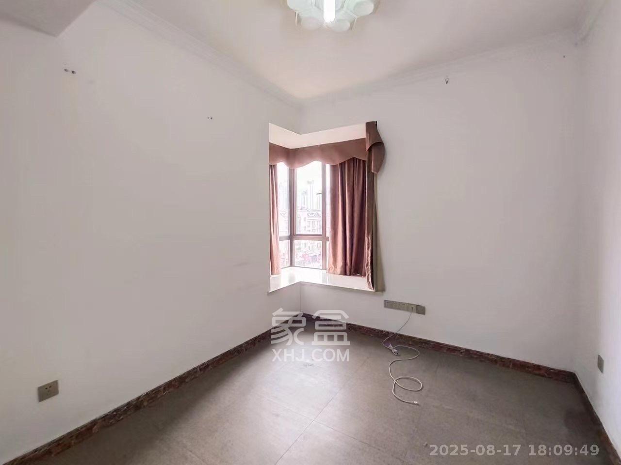 华晨国际公馆  3室2厅2卫    8000.0元/月室内图