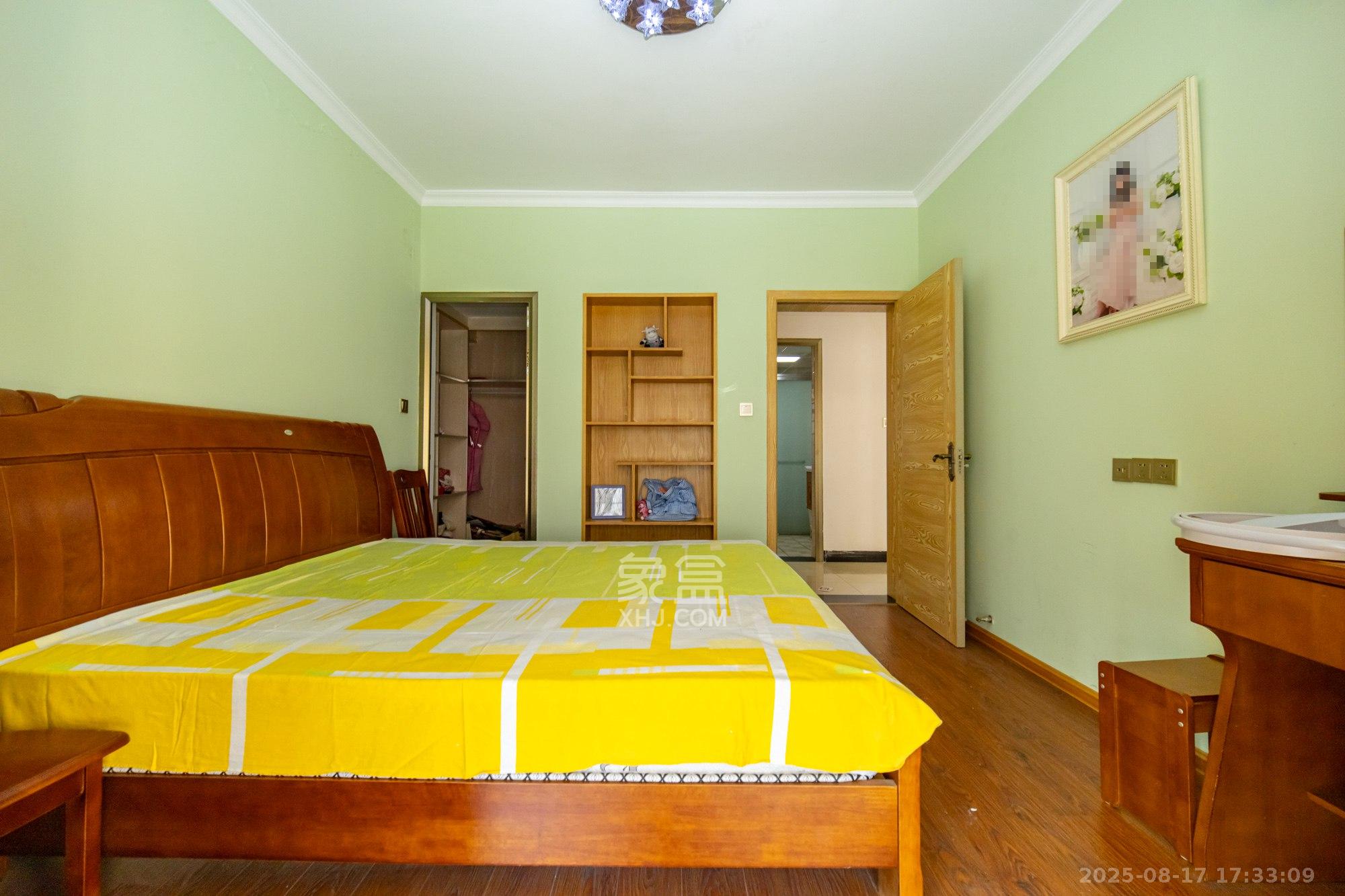 泊林晶城  3室2厅1卫    79.8万卧室