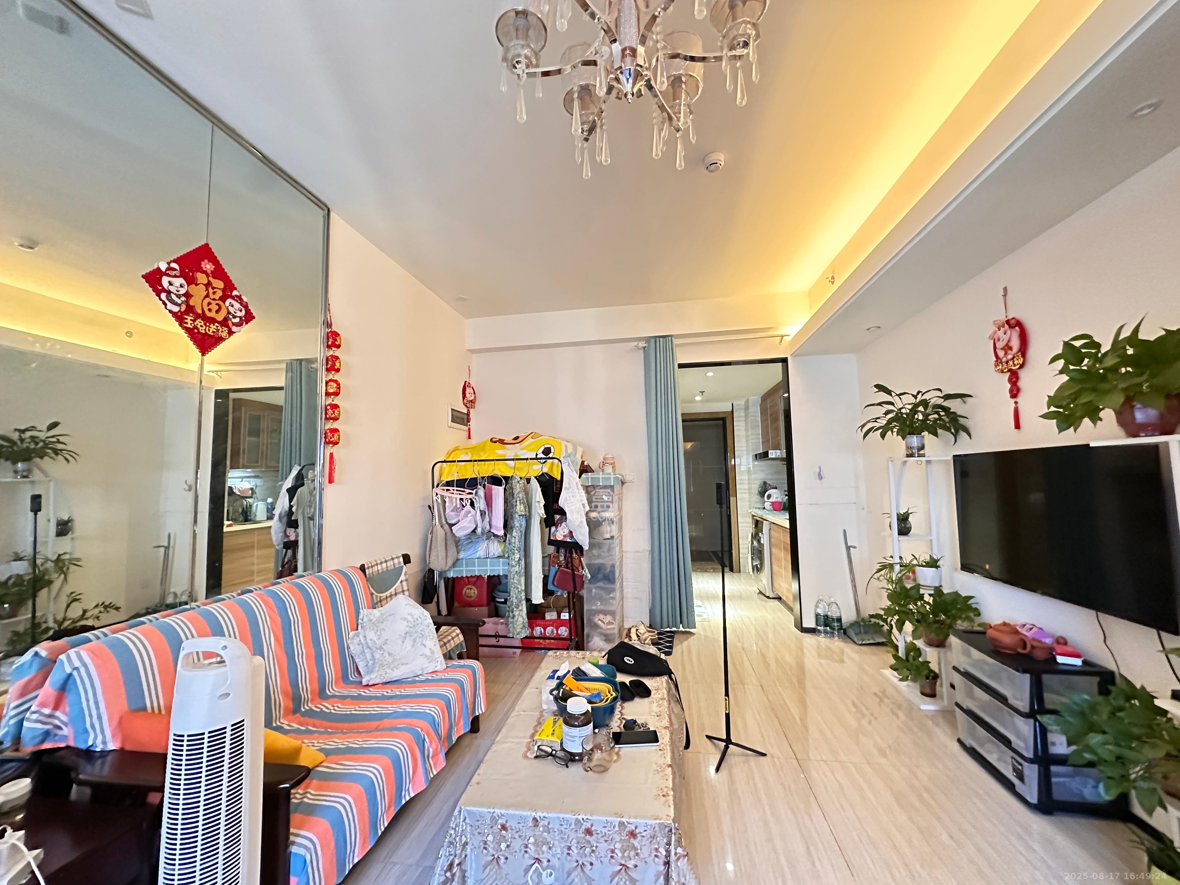 恒大国际广场  1室1厅1卫    1500.0元/月 恒大国际广场  1室1厅1卫    1500.0元/月