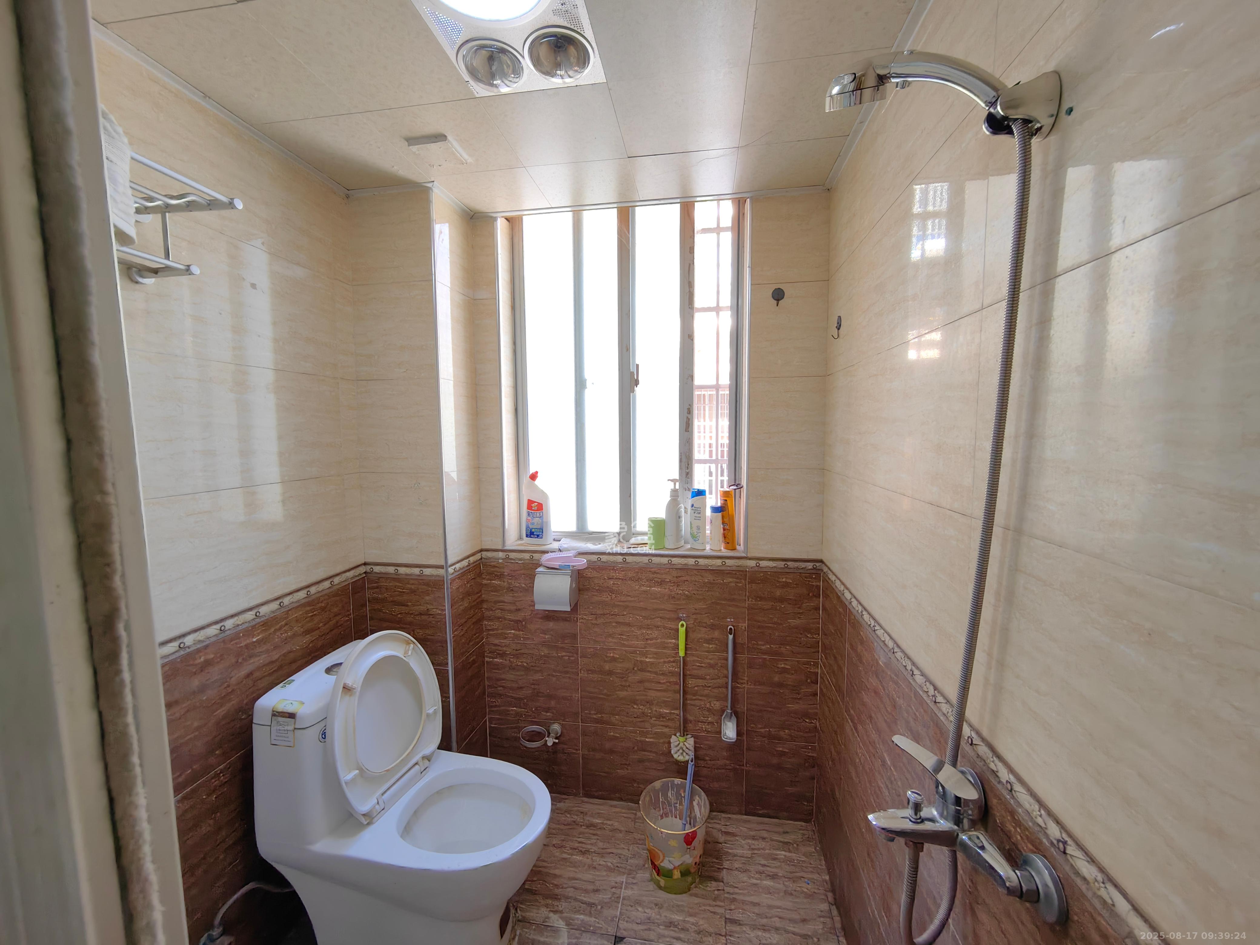 湘楚家园 2室2厅1卫 1000.0元/月 湘楚家园 2室2厅1卫 1000.0元/月室内图