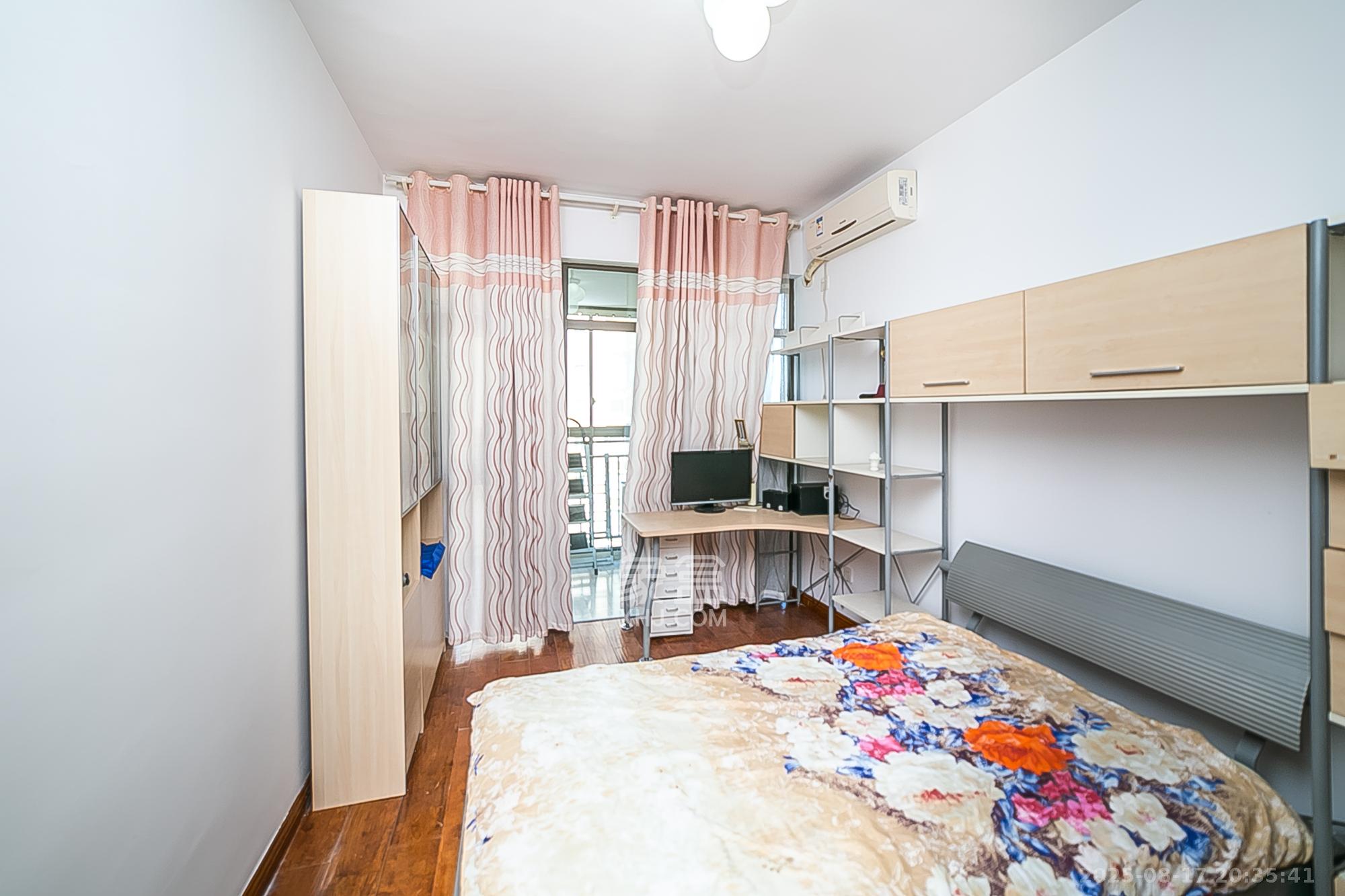 金域南外滩(望江佳园)  4室2厅2卫    210.0万 金域南外滩(望江佳园)  4室2厅2卫    210.0万卧室