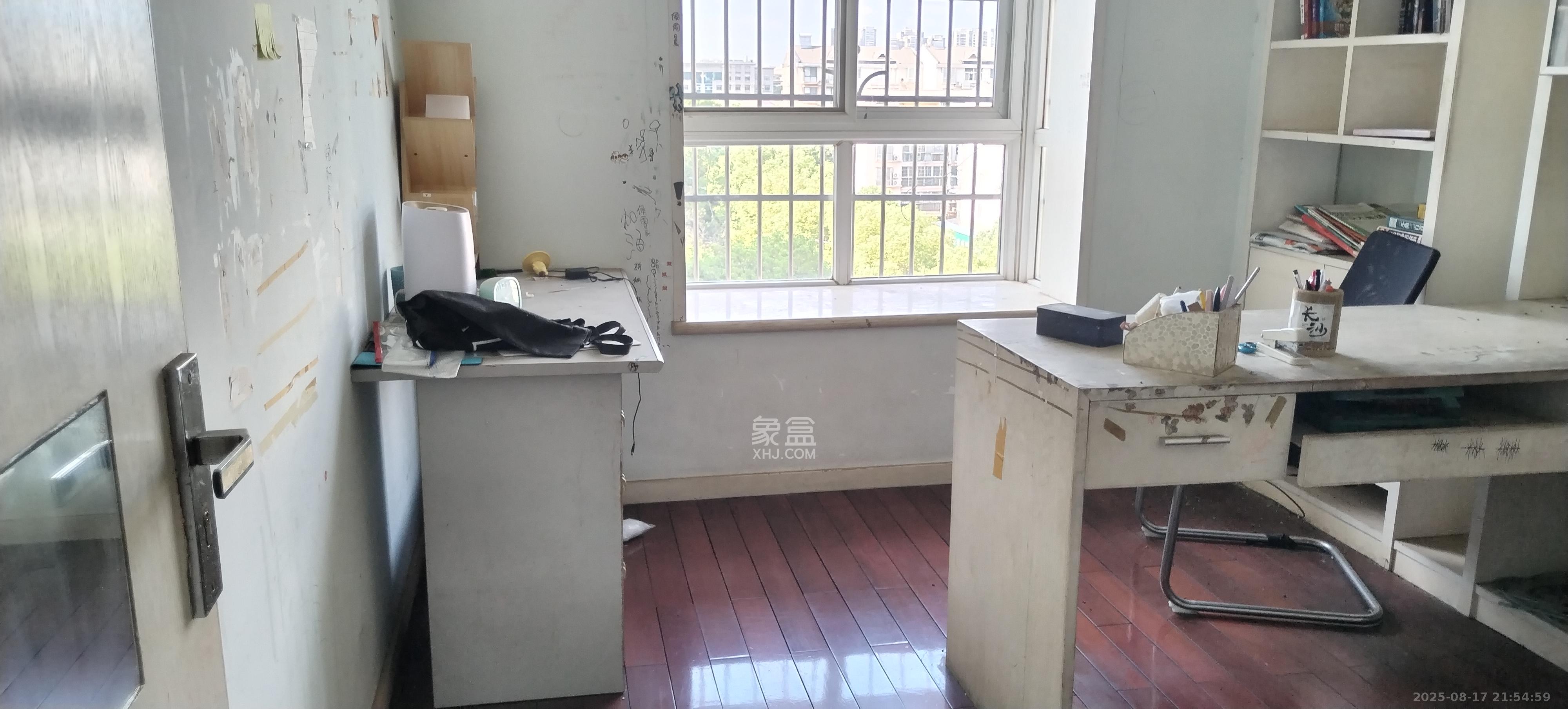 新点苑  4室2厅2卫    1800.0元/月室内图