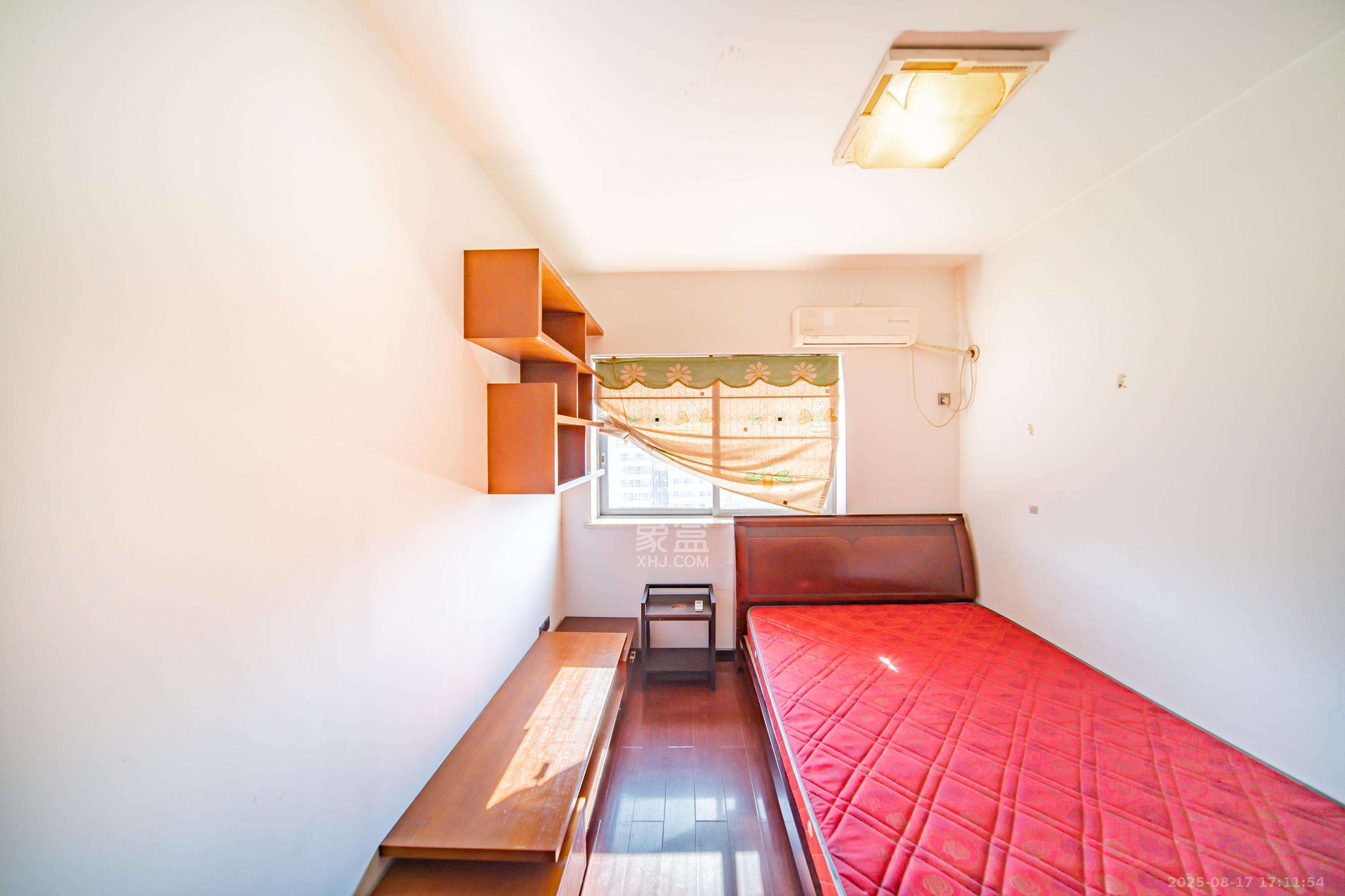 阳光100一期、四五期  3室2厅2卫    95.0万 阳光100一期、四五期  3室2厅2卫    95.0万卧室