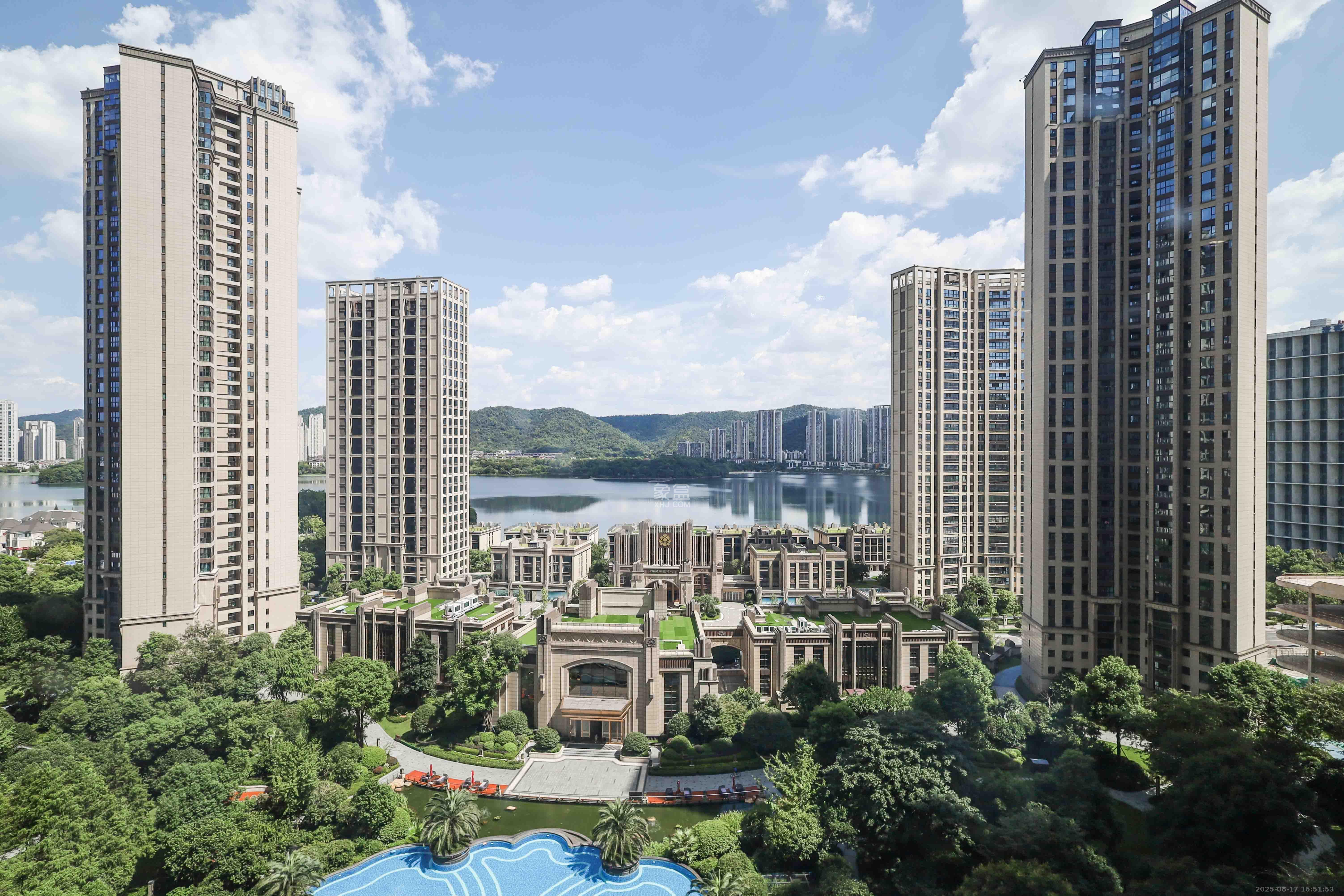 晟通牡丹舸 3室2厅2卫 298.0万 晟通牡丹舸 3室2厅2卫 298.0万阳台