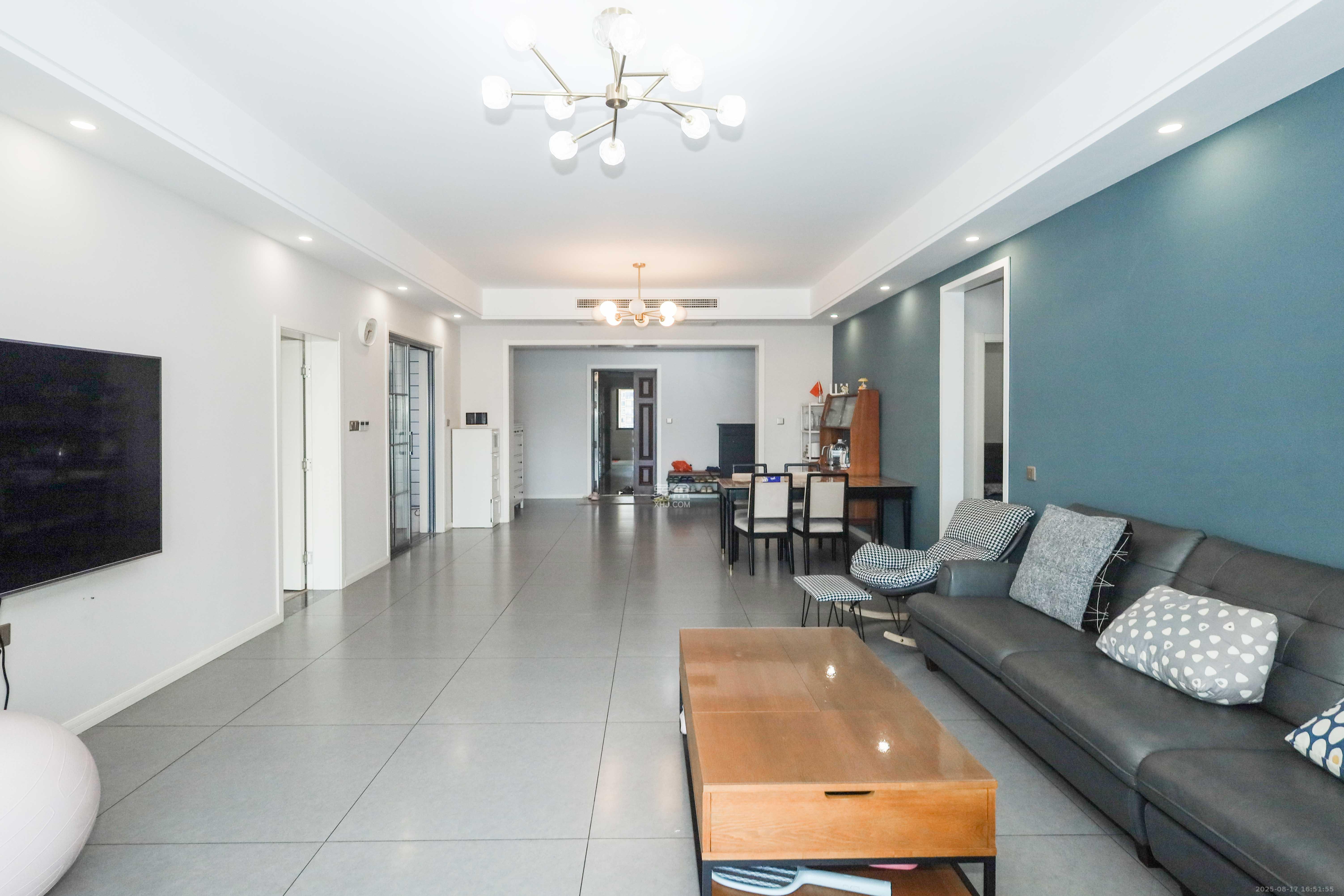 晟通牡丹舸 3室2厅2卫 298.0万 晟通牡丹舸 3室2厅2卫 298.0万客厅