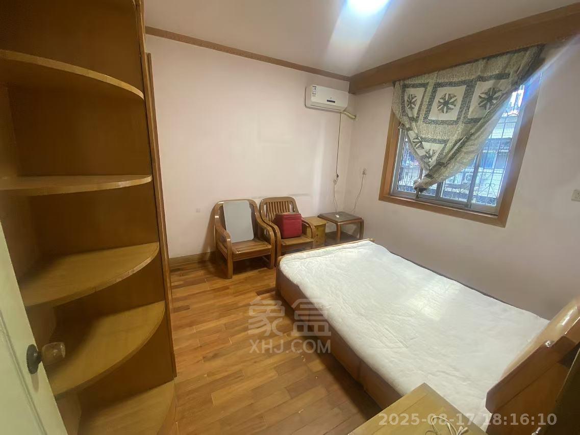 保利高尚小区 3室2厅2卫 1400.0元/月 保利高尚小区 3室2厅2卫 1400.0元/月室内图