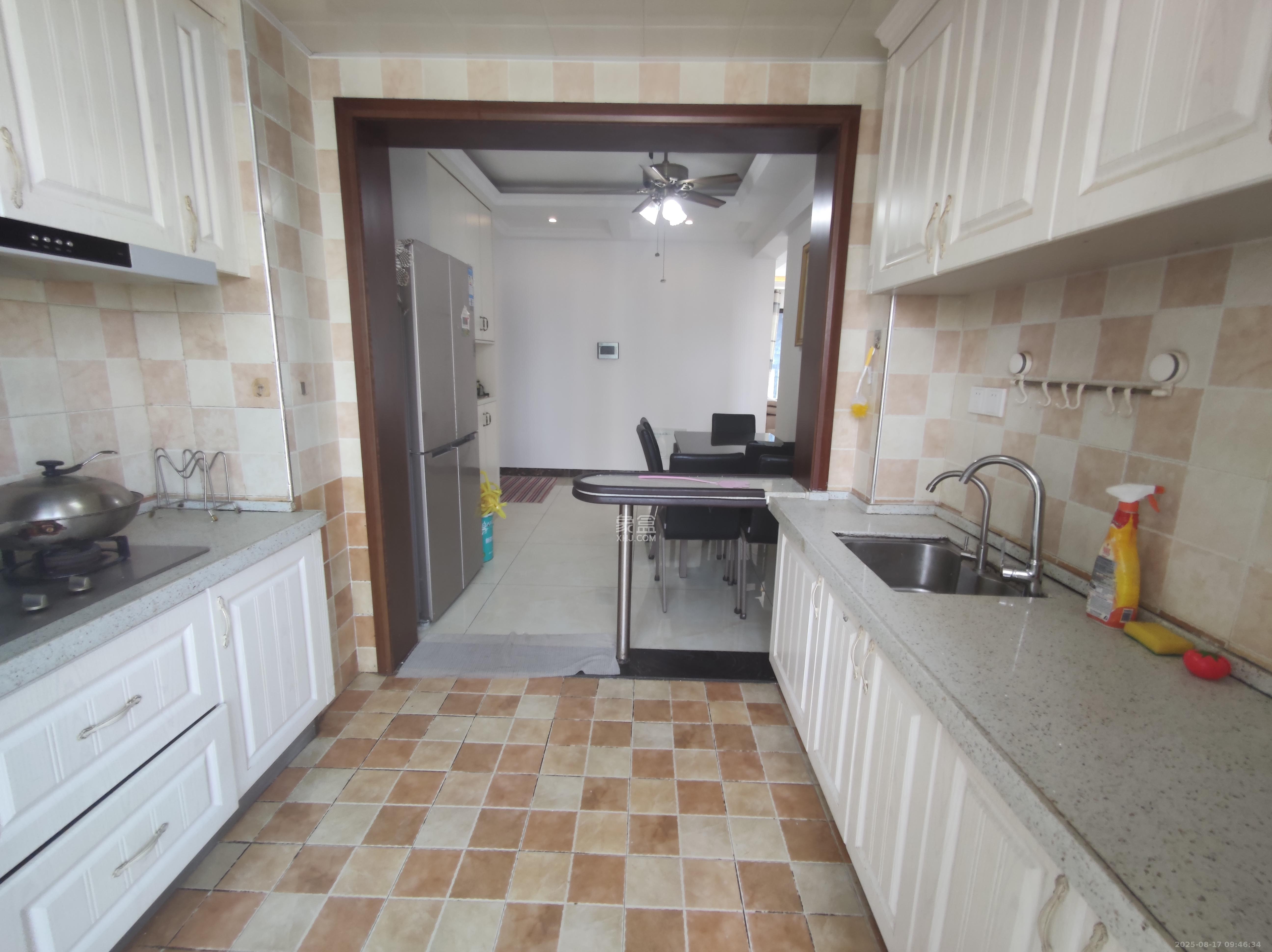 世茂外滩里(世茂铂翠湾三期) 4室2厅2卫 3800.0元/月 世茂外滩里(世茂铂翠湾三期) 4室2厅2卫 3800.0元/月室内图