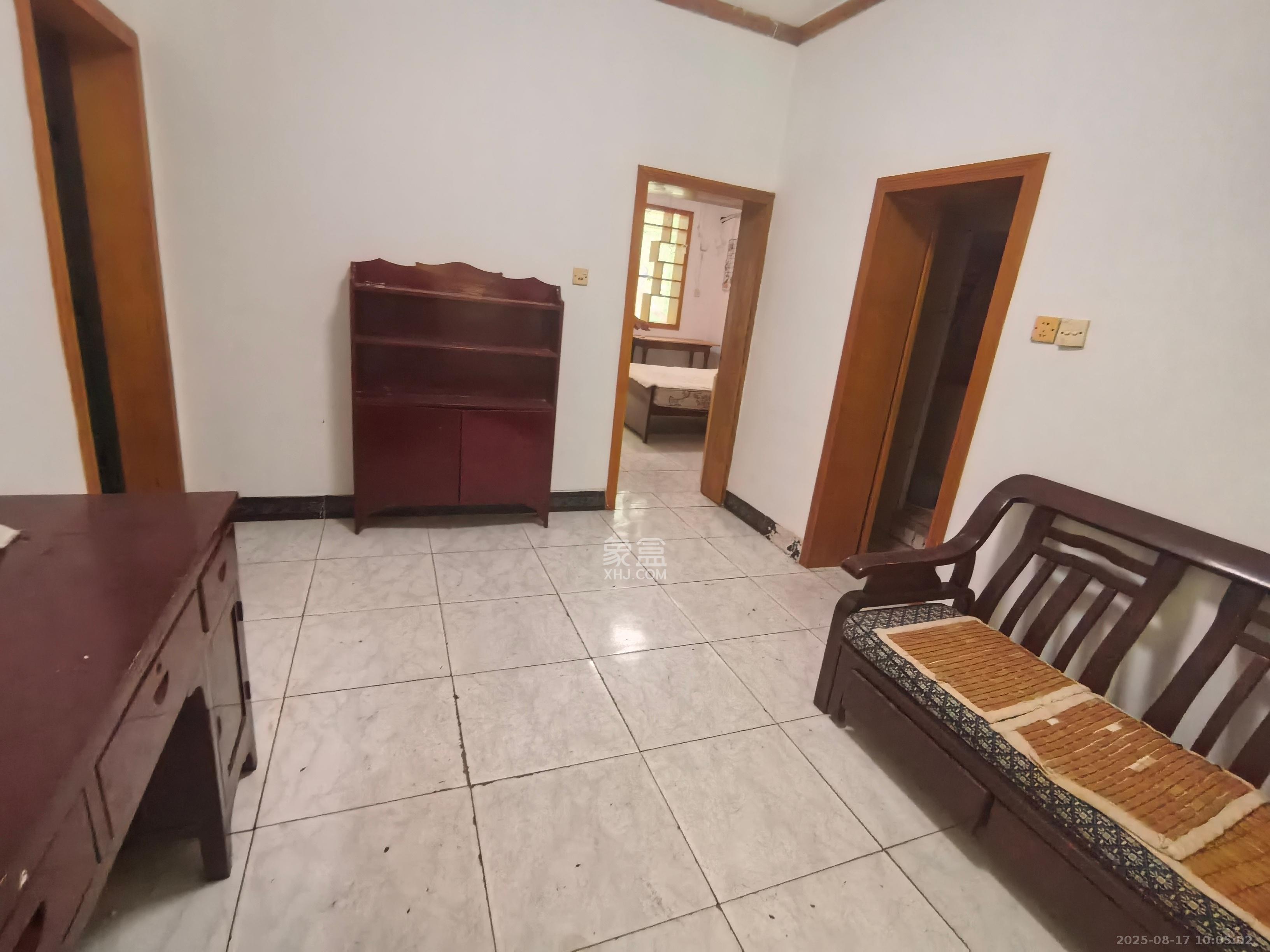 天心物业 1室1厅1卫 1500.0元/月 天心物业 1室1厅1卫 1500.0元/月室内图