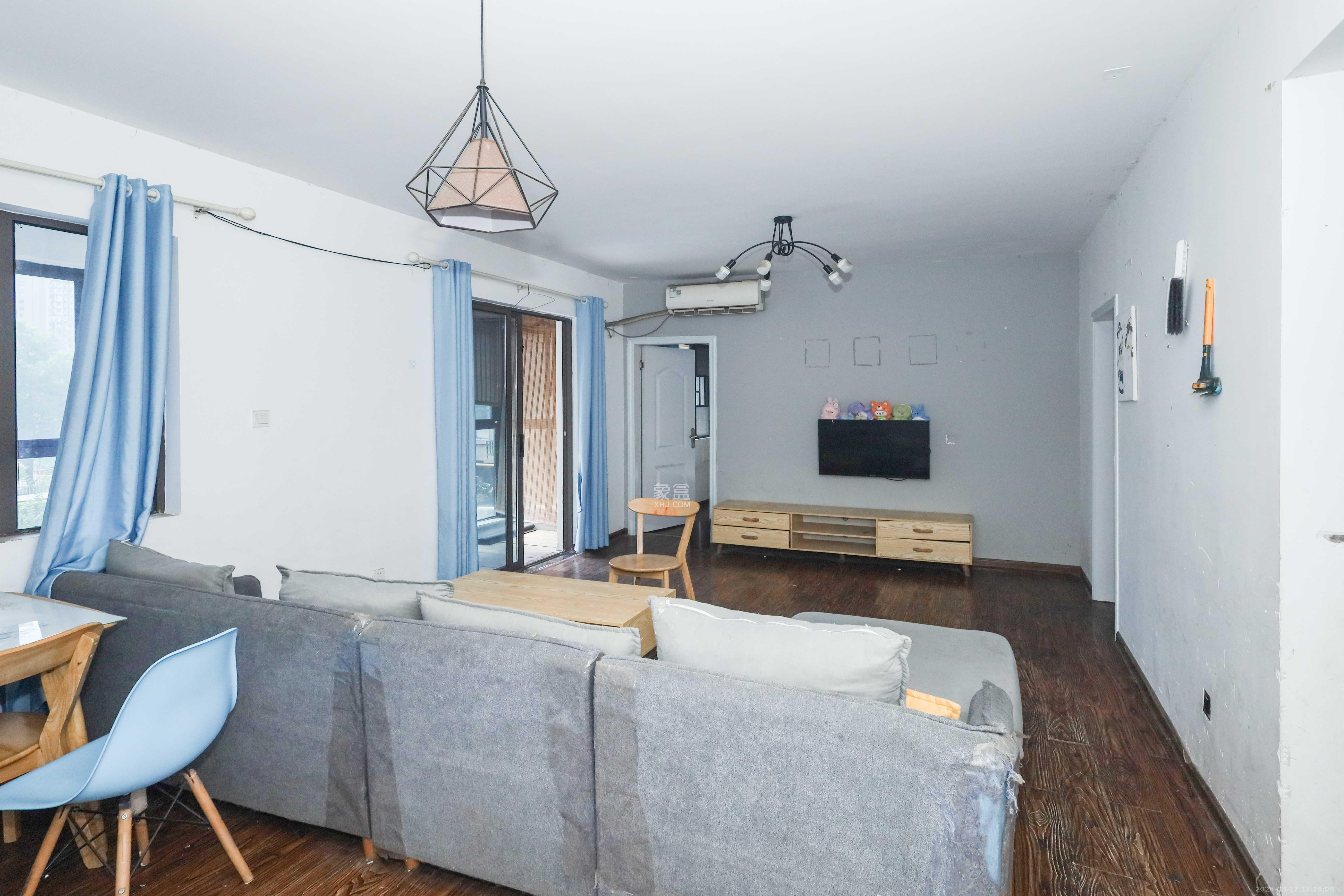 梅溪湖合能璞丽  3室2厅2卫    99.0万 梅溪湖合能璞丽  3室2厅2卫    99.0万客厅