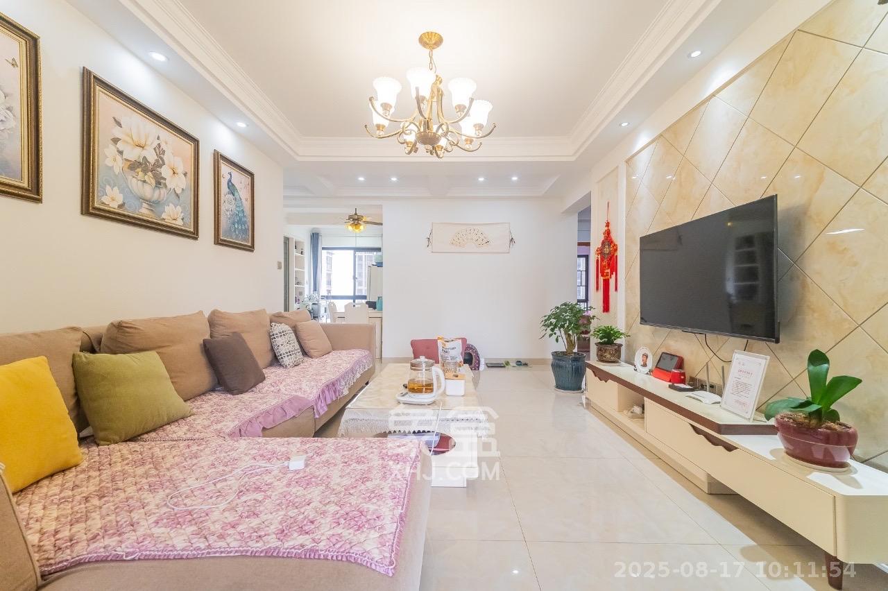 国泰九龙湾  3室2厅2卫    2600.0元/月 国泰九龙湾  3室2厅2卫    2600.0元/月