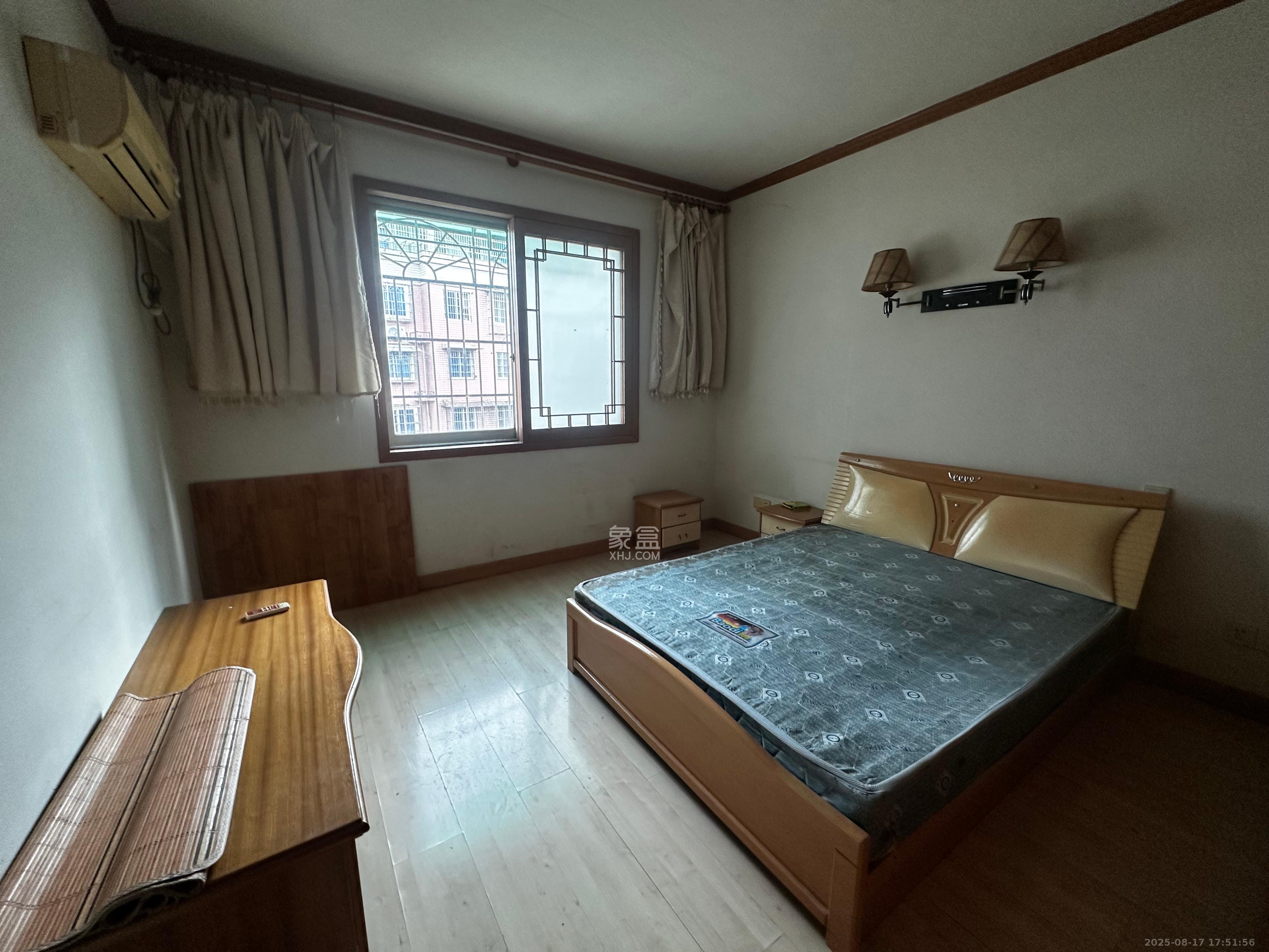 南建公寓 5室2厅2卫 3000.0元/月 南建公寓 5室2厅2卫 3000.0元/月室内图