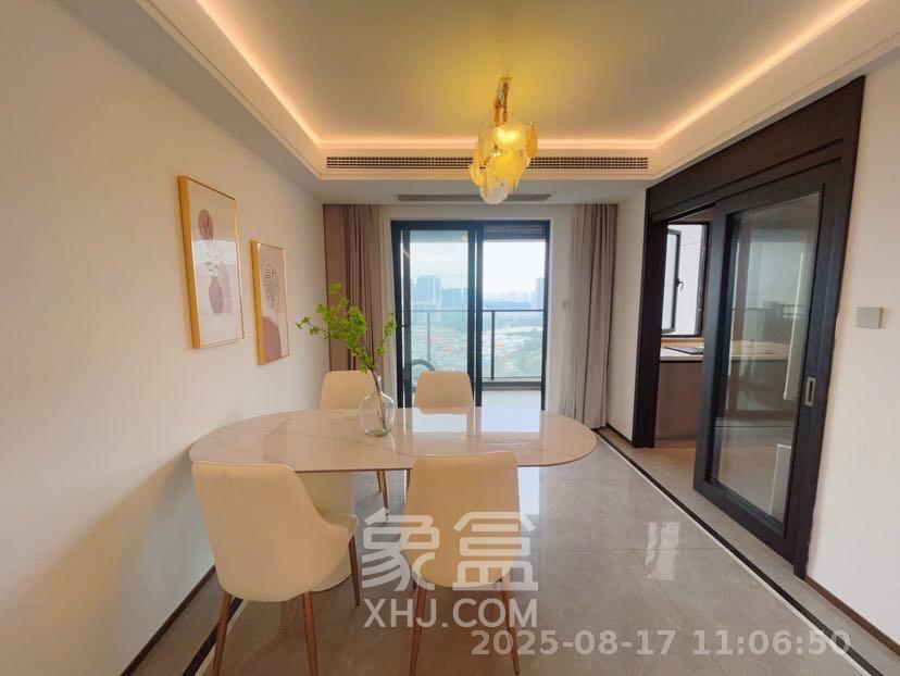 东原麓印长江B区  4室2厅2卫   5500.00元/月室内图