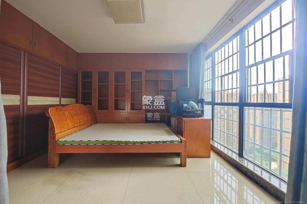 新盛珑璟台 4室2厅2卫 99.0万 新盛珑璟台 4室2厅2卫 99.0万卧室