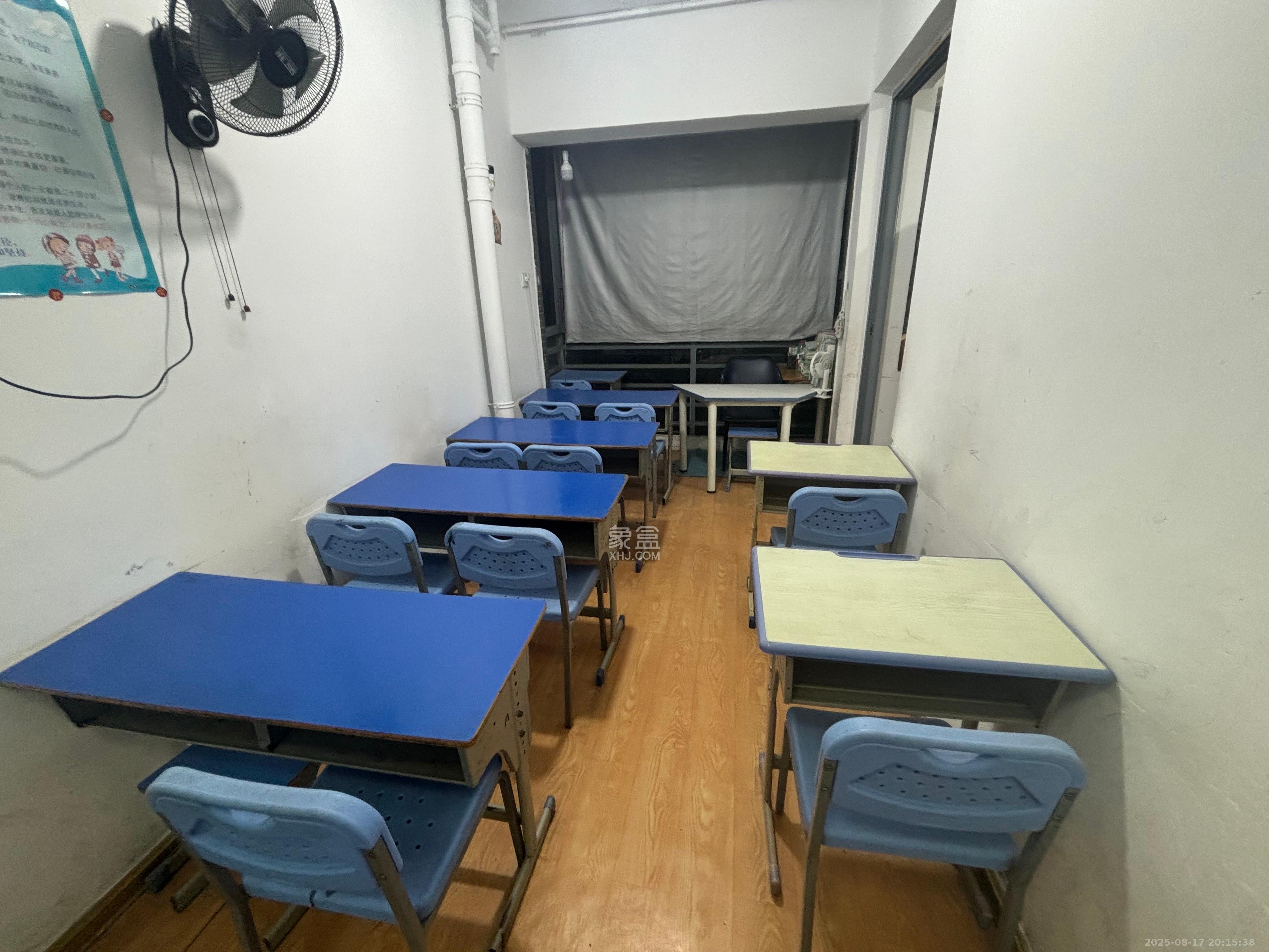 滨江君悦香邸  3室2厅2卫    2200.0元/月室内图