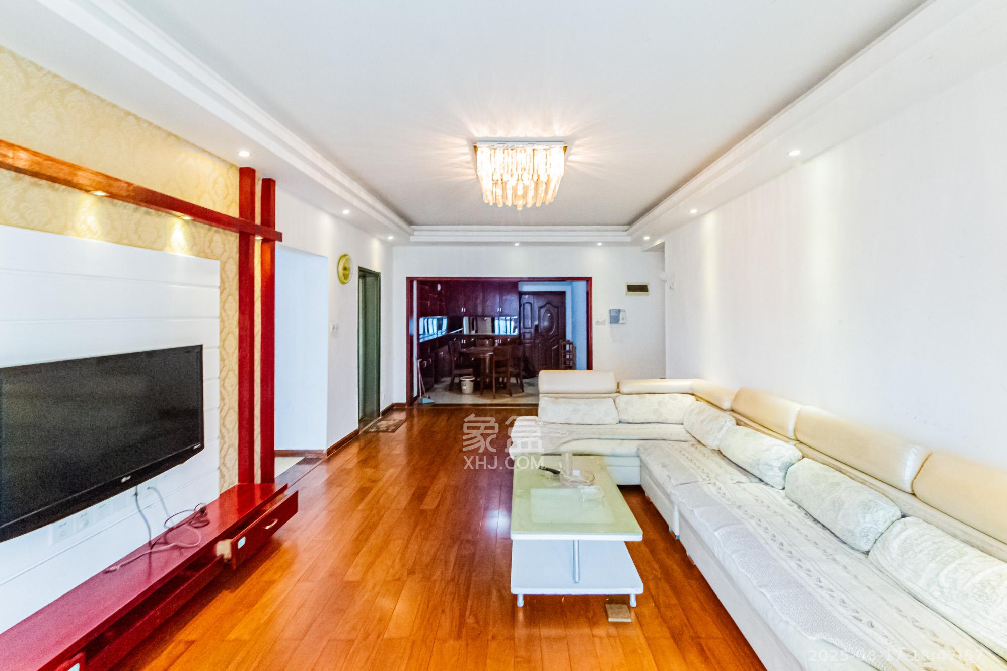 湘江世纪城临江苑 3室2厅2卫 118.0万 湘江世纪城临江苑 3室2厅2卫 118.0万客厅