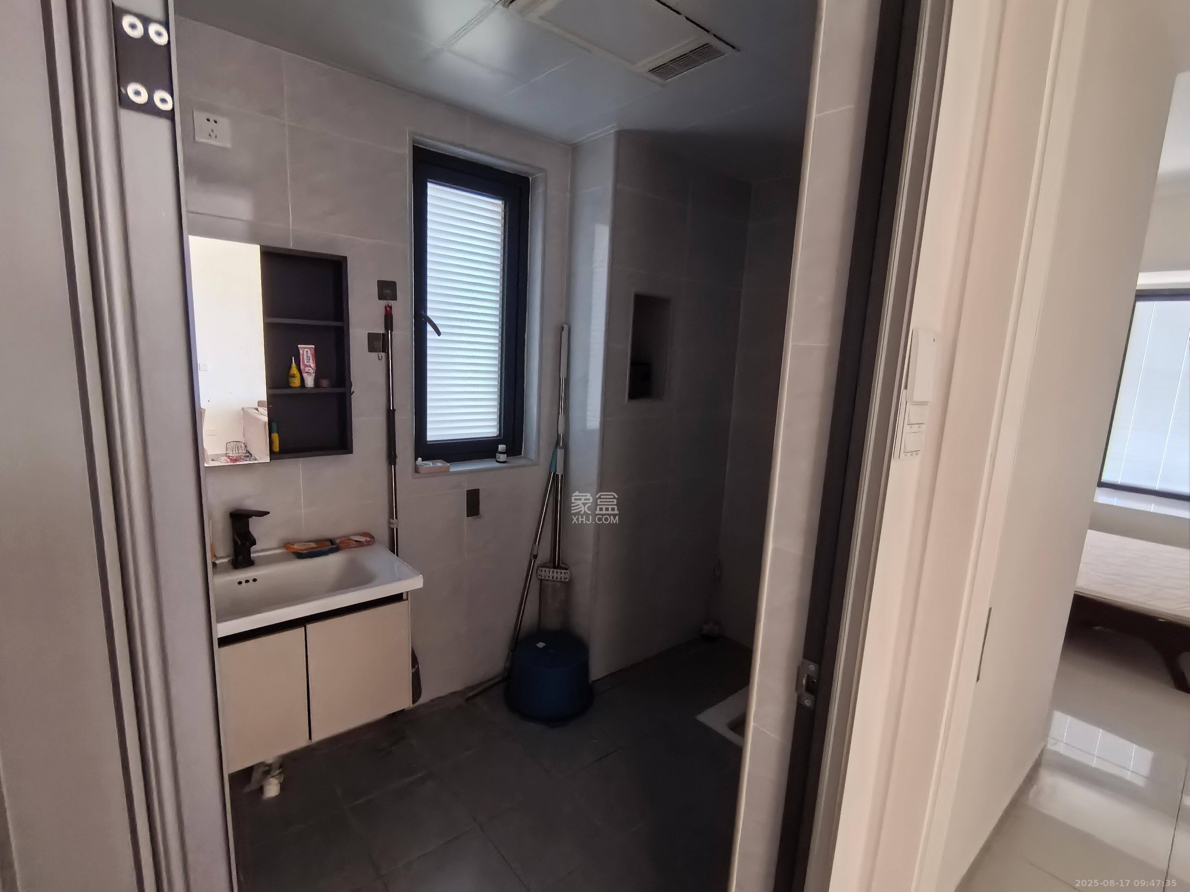 恒大揽湖苑(恒大林溪郡)  3室2厅2卫    1600.0元/月 恒大揽湖苑(恒大林溪郡)  3室2厅2卫    1600.0元/月室内图