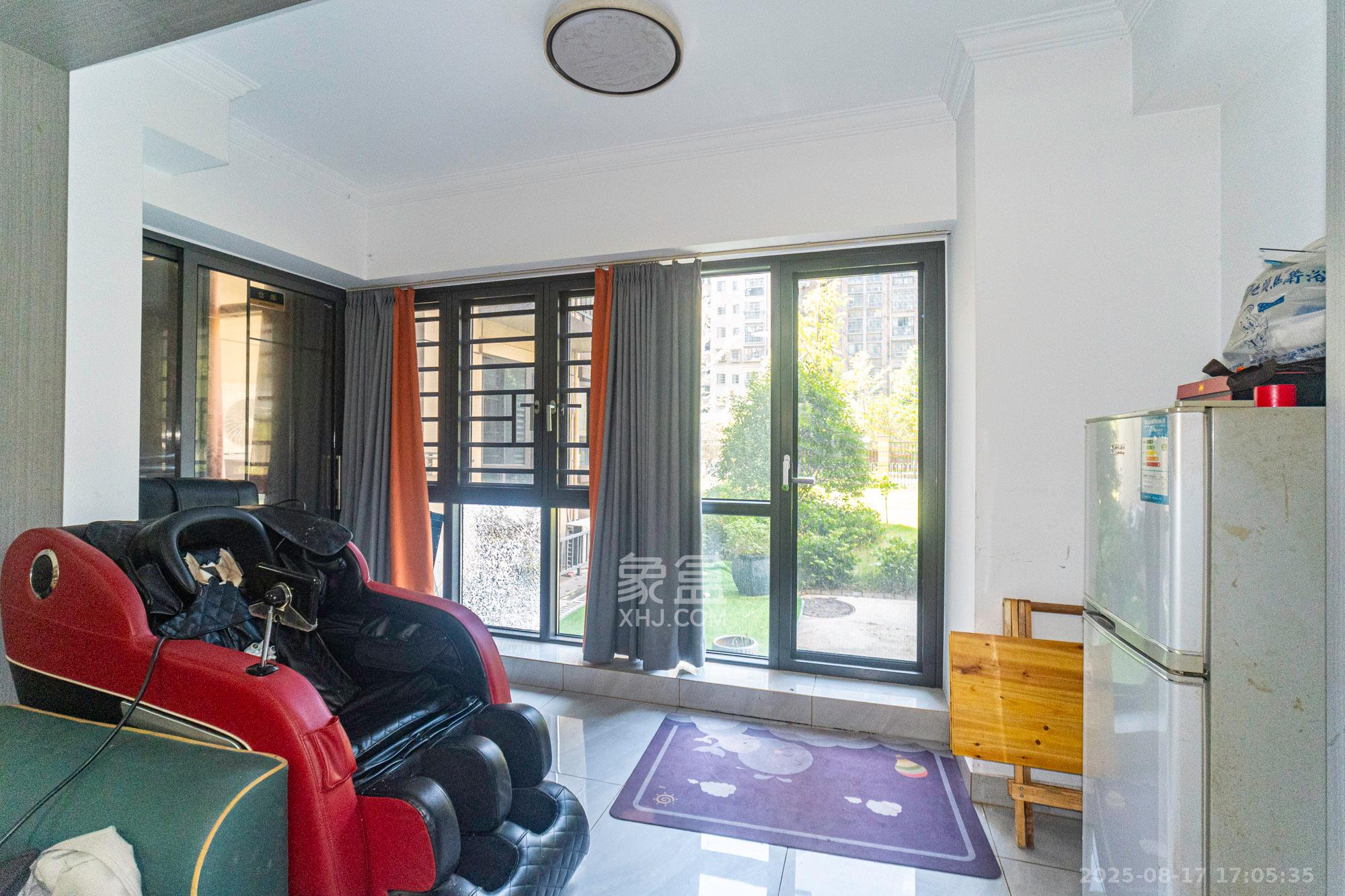 荣盛城  3室2厅2卫    81.5万阳台