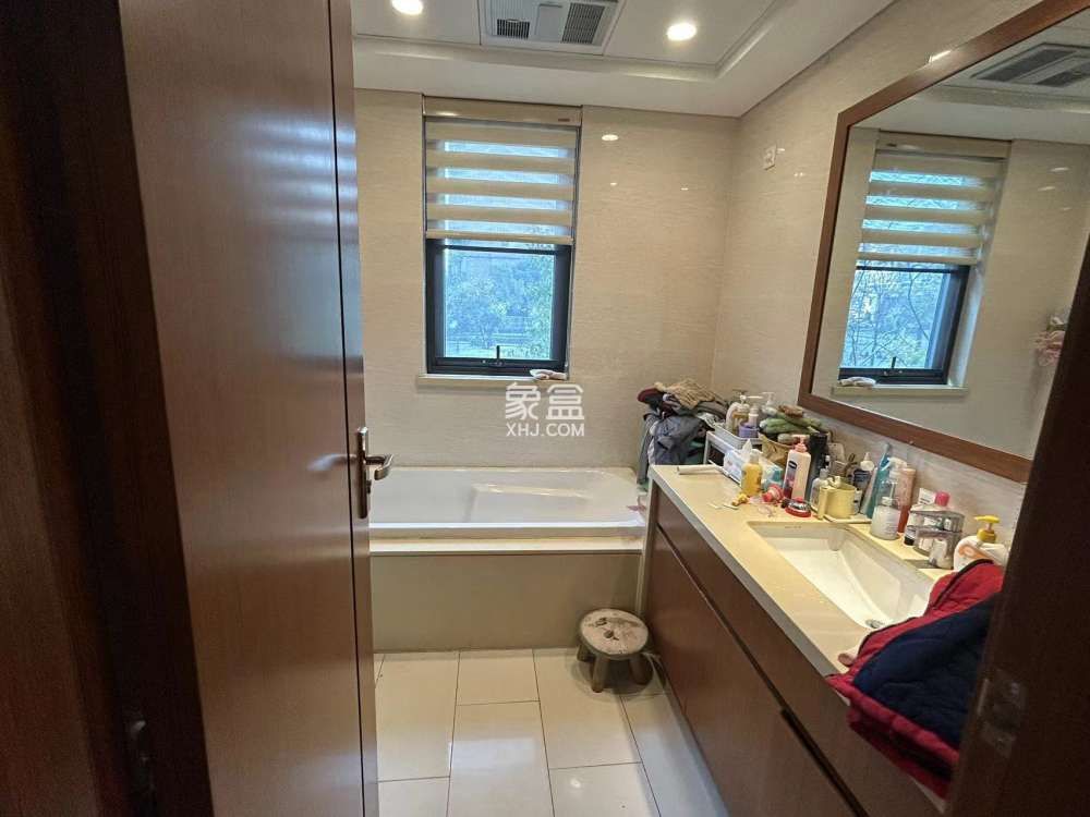 晋合湘水湾四期 4室2厅2卫 3200.0元/月 晋合湘水湾四期 4室2厅2卫 3200.0元/月户型图