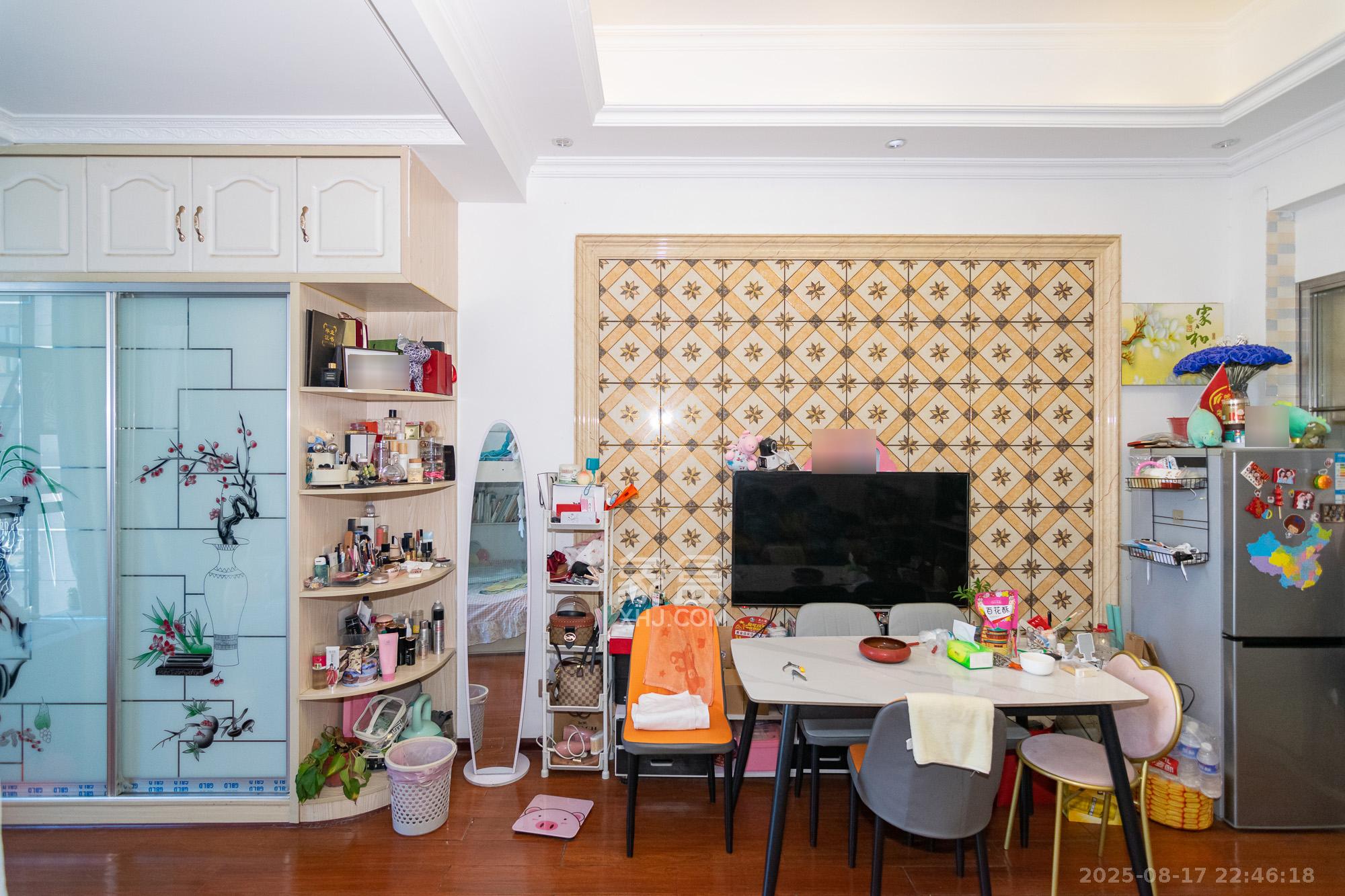 西湖星城公馆  1室1厅1卫    26.0万 西湖星城公馆  1室1厅1卫    26.0万卧室