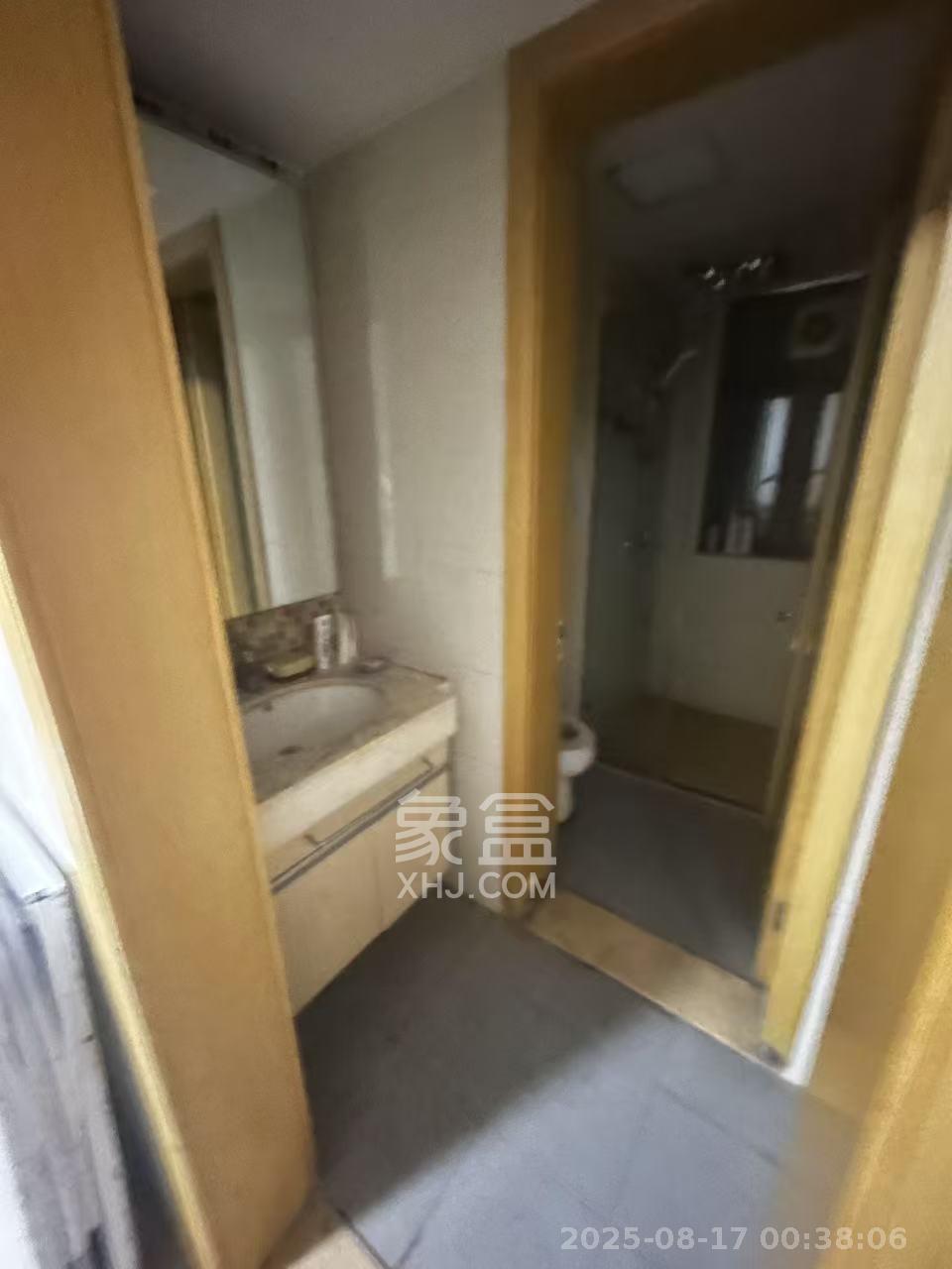 珠江花城三期锦鲤  3室2厅1卫    2000.0元/月 珠江花城三期锦鲤  3室2厅1卫    2000.0元/月室内图